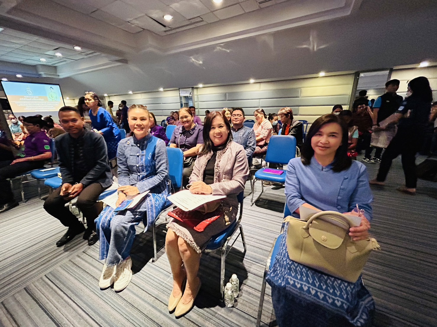 พช.ขอนแก่น : พัฒนาการจังหวัดขอนแก่น เข้าร่วมประชุมเตรียมความพร้อมในการรับเสด็จสมเด็จพระเจ้าลูกเธอ เจ้าฟ้าสิริวัณณวรี นารีรัตนราชกัญญา