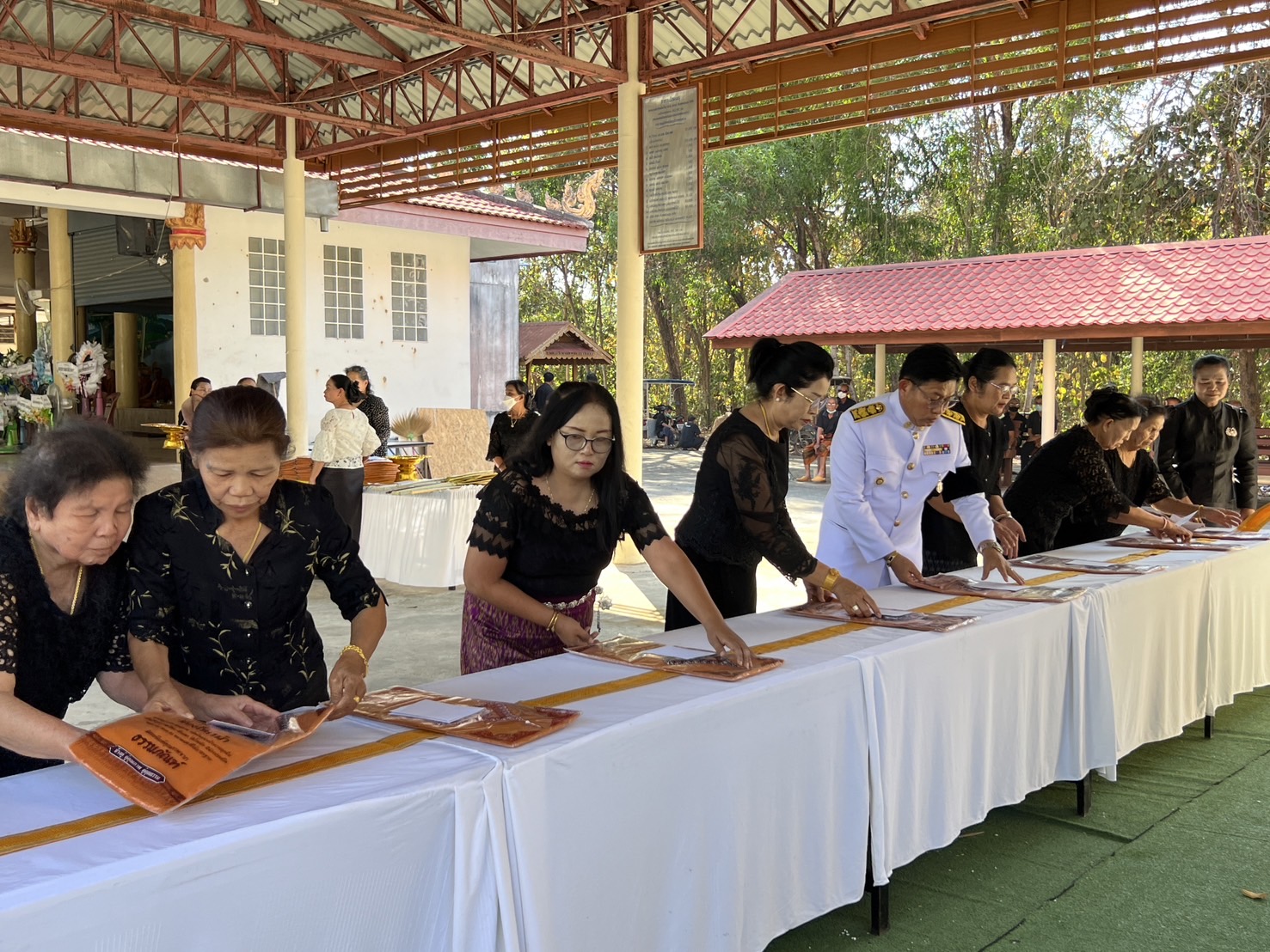 พช.ขอนแก่น : ร่วมงานฌาปนกิจศพ คุณแม่สอน สิทธิ มารดาของ นายโยธิน สิทธิ พัฒนาการอำเภอชุมแพ