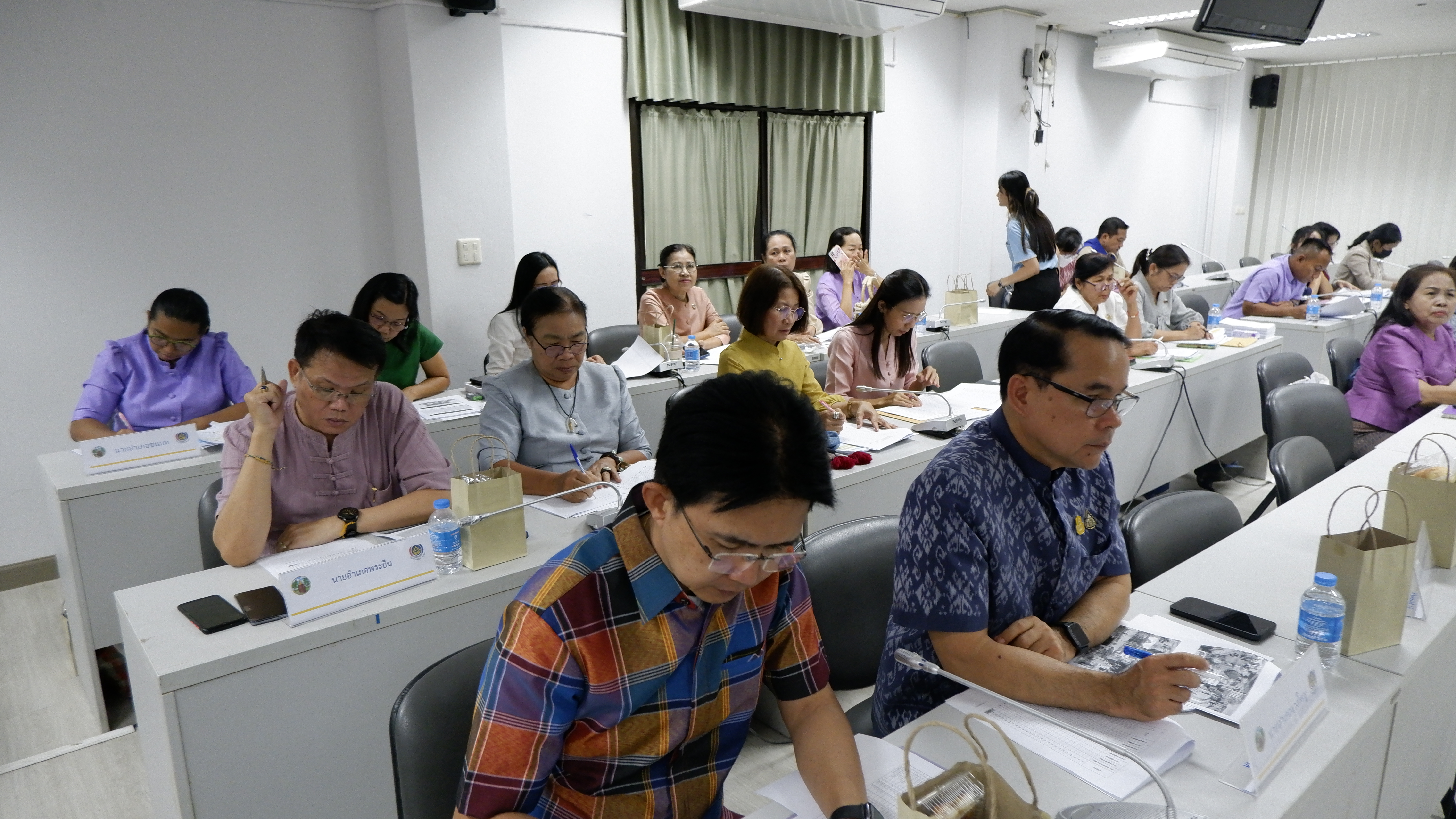 จังหวัดขอนแก่น : ประชุมคณะกรรมการบริหารศูนย์อำนวยการขจัดความยากจนและพัฒนาคนทุกชวงวัยอย่างยั่งยืนตามหลักปรัชญาของเศรษฐกิจพอเพียง จังหวัดขอนแก่น (คจพ.จ.ขก) ครั้งที่ 1/2567