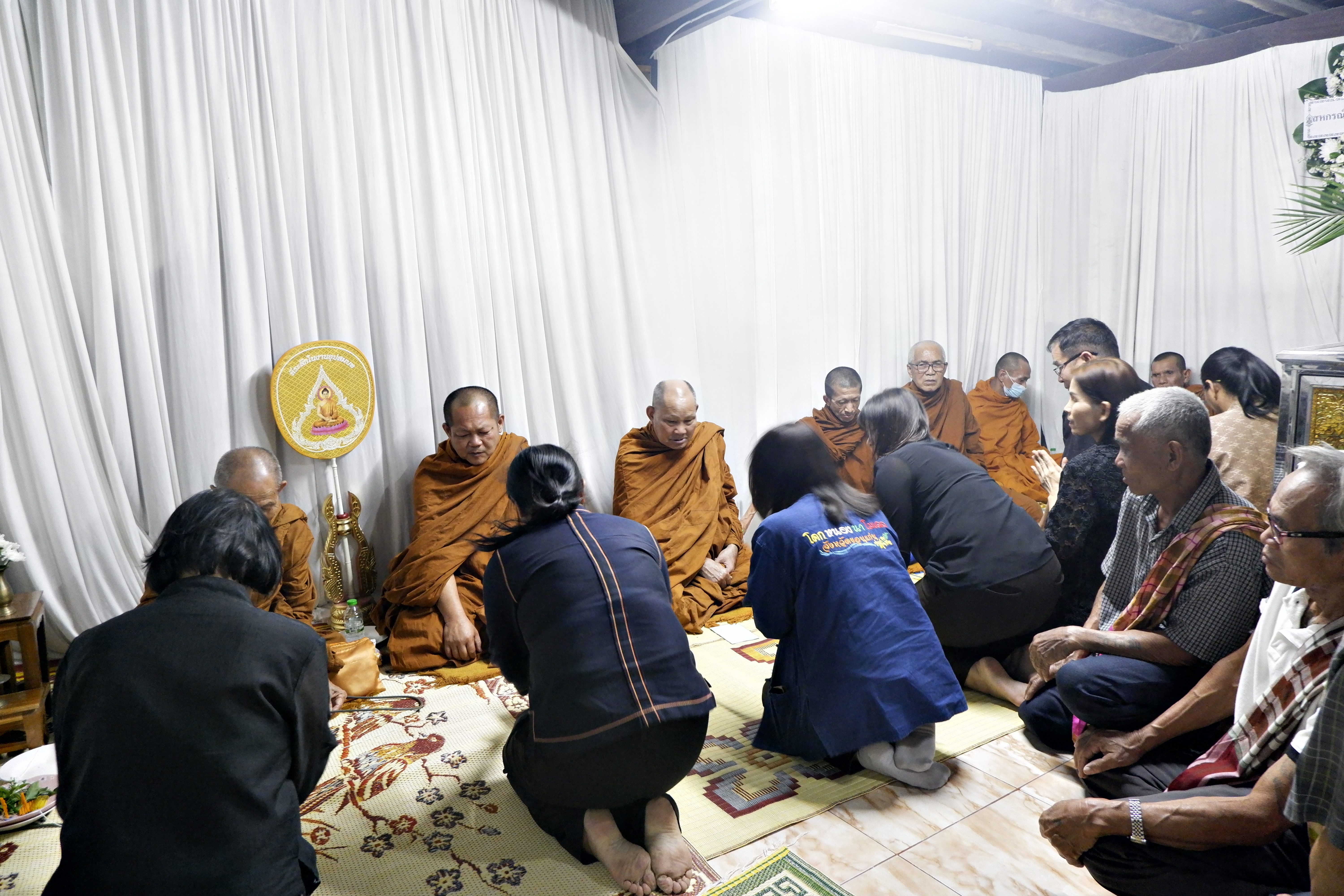 พช.ขอนแก่น : ร่วมเป็นเจ้าภาพฟังสวดพระอภิธรรม คุณแม่สอน สิทธิ มารดาของ นายโยธิน สิทธิ พัฒนาการอำเภอชุมแพ สำนักงานพัฒนาชุมชนอำเภอชุมแพ