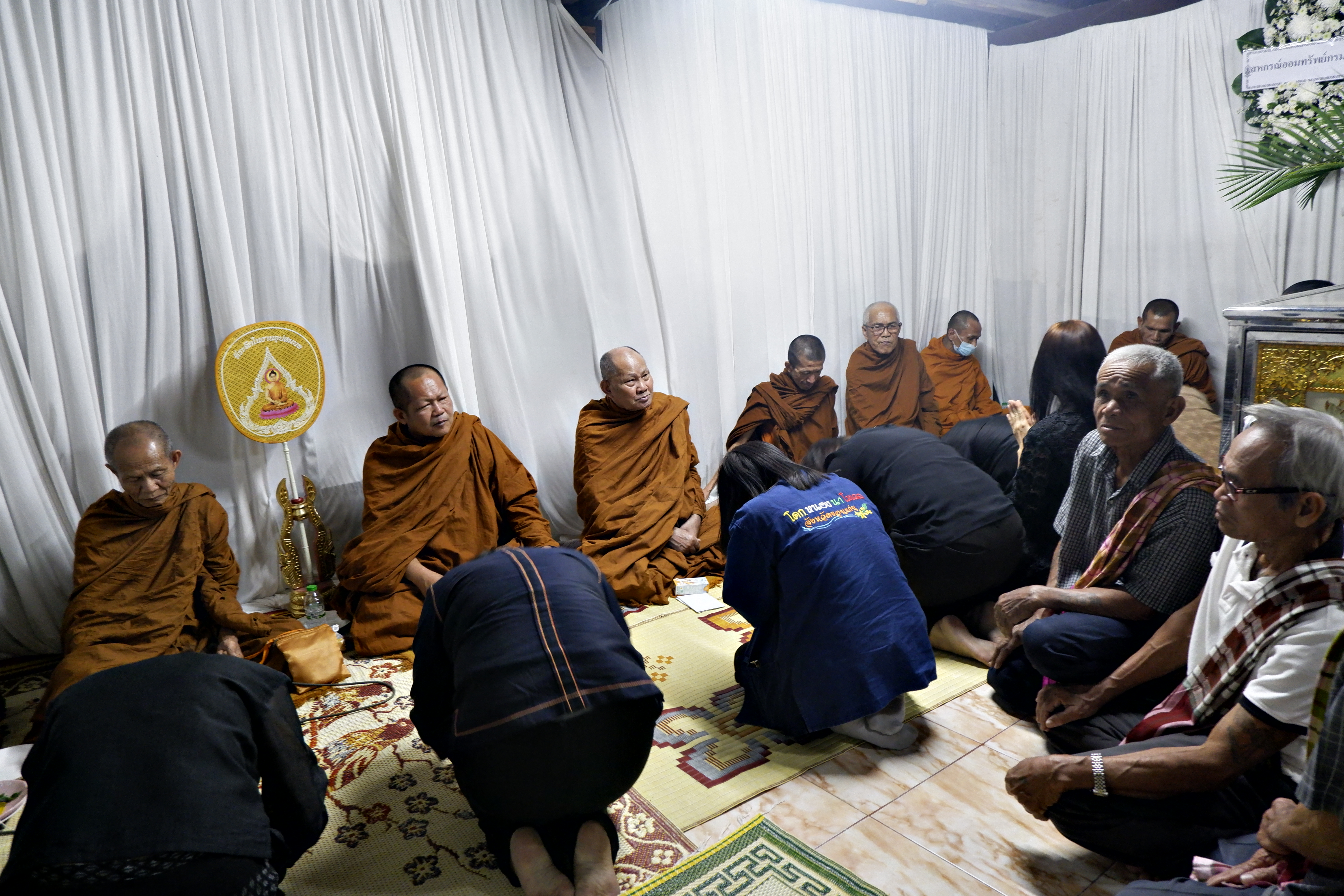 พช.ขอนแก่น : ร่วมเป็นเจ้าภาพฟังสวดพระอภิธรรม คุณแม่สอน สิทธิ มารดาของ นายโยธิน สิทธิ พัฒนาการอำเภอชุมแพ สำนักงานพัฒนาชุมชนอำเภอชุมแพ