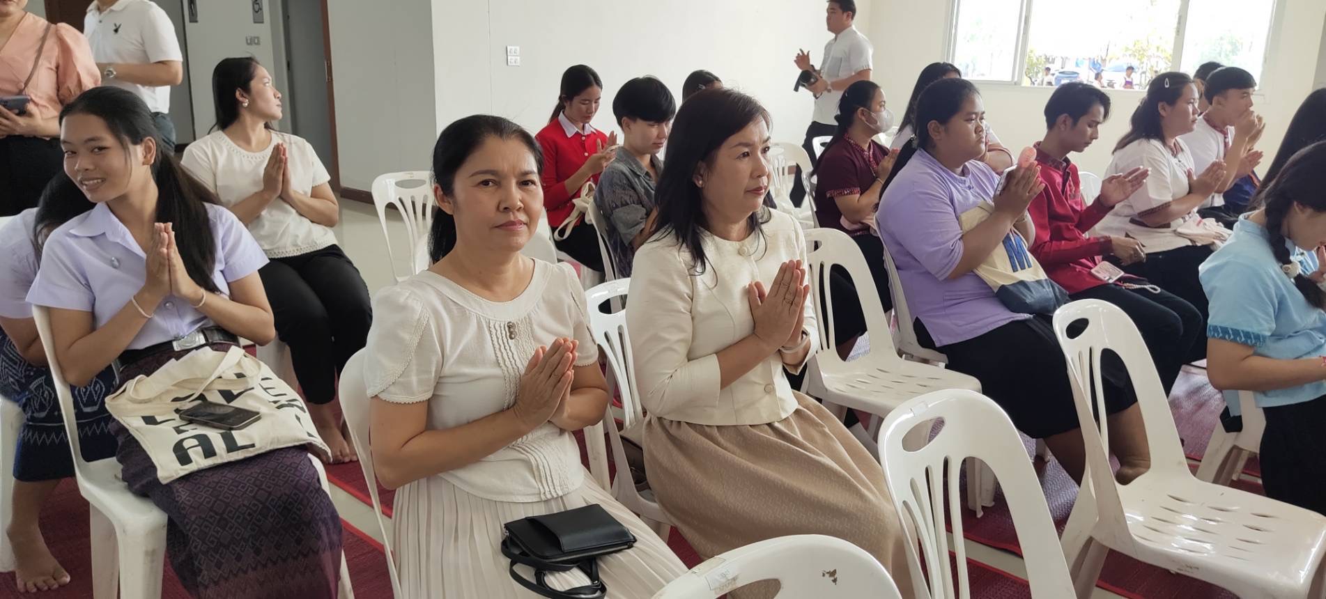 พช.ขอนแก่น : ร่วมถวายภัตตาหารเพล ในโครงการปฏิบัติธรรมเฉลิมพระเกียรติ พระบาทสมเด็จพระเจ้าอยู่หัว
