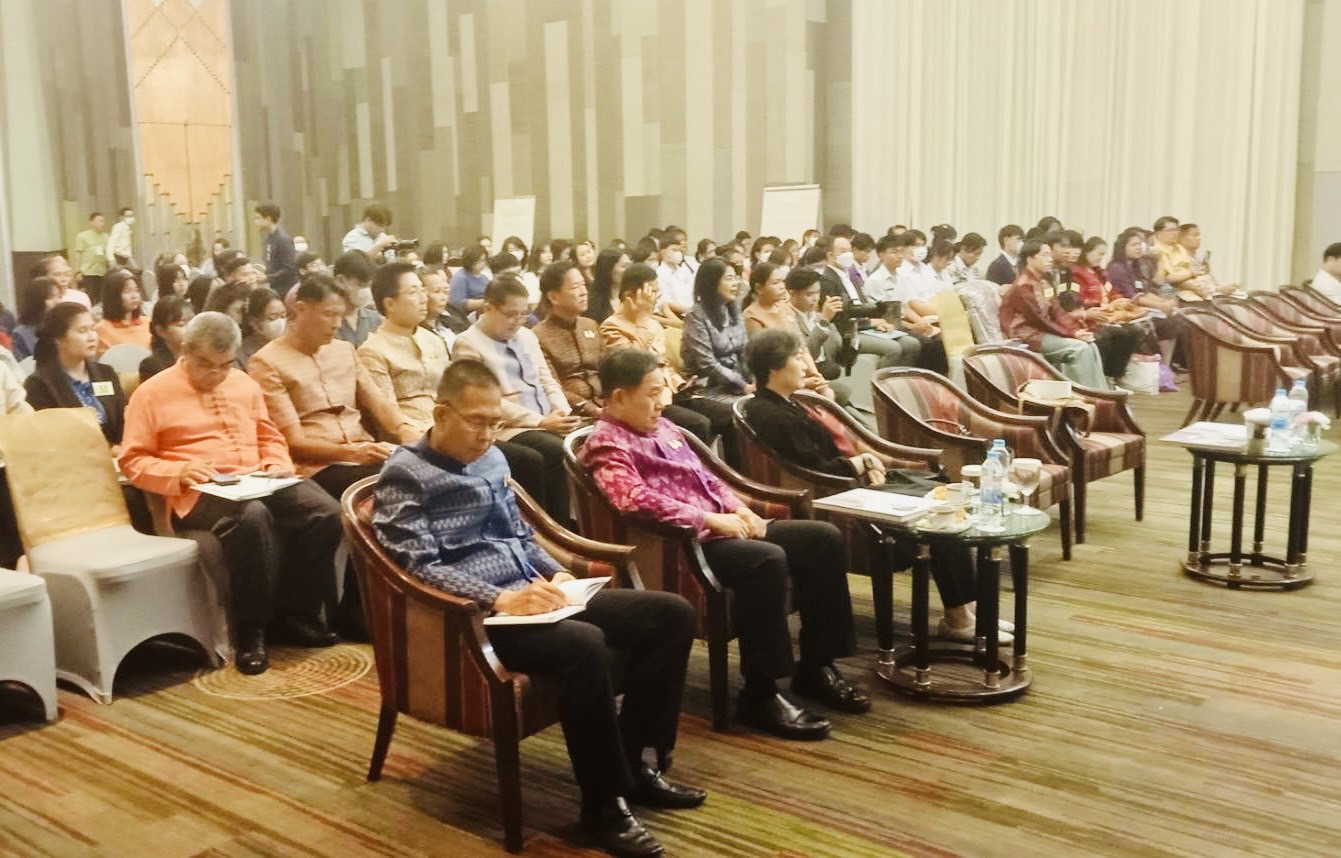 พช.ขอนแก่น : ร่วมการประชุมเชิงปฏิบัติการสร้างการรับรู้และเผยแพร่พระอัจฉริยภาพทางด้านการอนุรักษ์และต่อยอดมรดกภูมิปัญญาการทอผ้าของไทย ของสมเด็จพระเจ้าลูกเธอ เจ้าฟ้าสิริวัณณวรี นารีรัตนราชกัญญา ในการสืบสาน รักษาและต่อยอด พระราชปณิธานของสมเด็จพระนางเจ้าสิริกิติ์ พระบรมราชินีนาถ พระบรมราชชนนีพันปีหลวงครั้งที่ 1