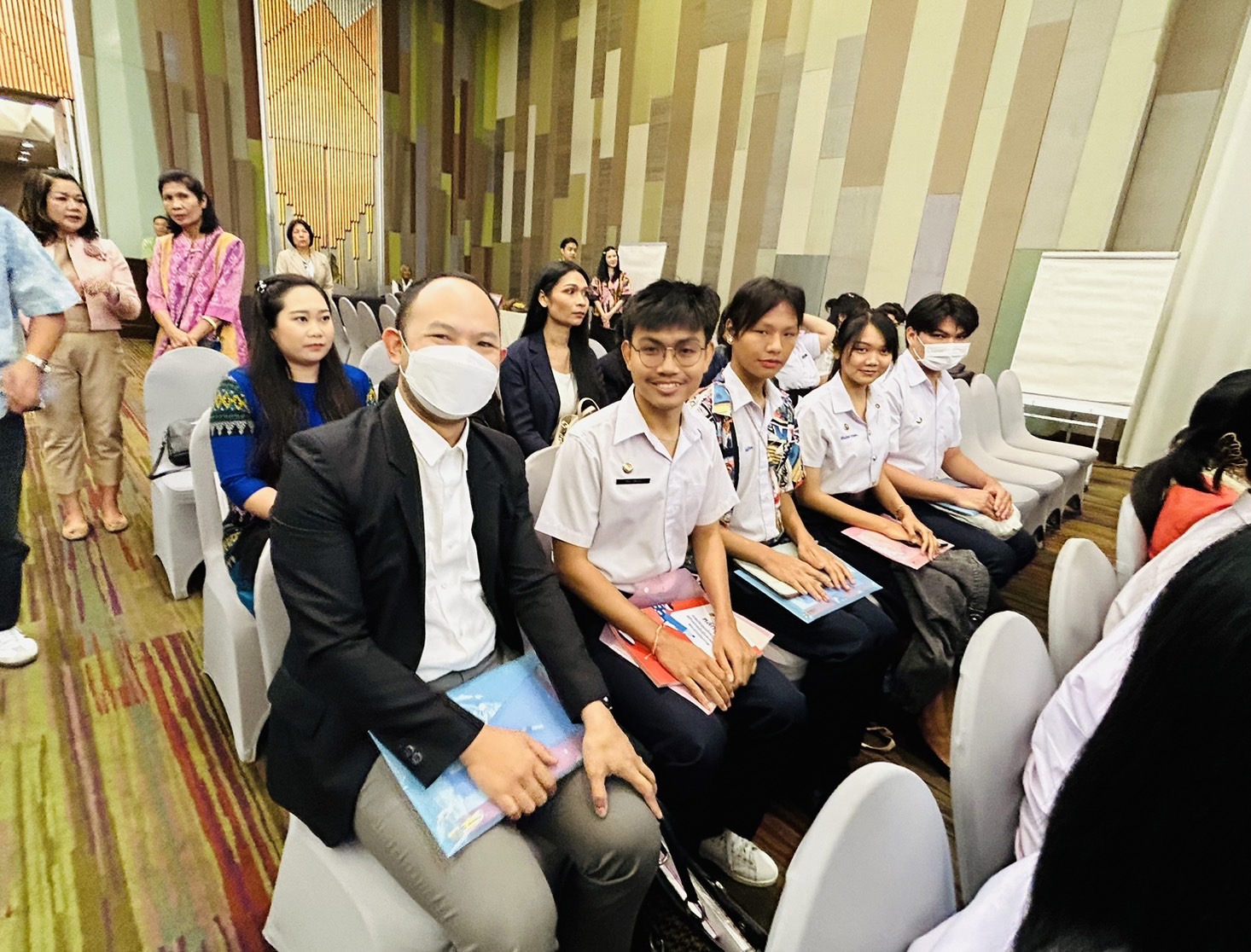 พช.ขอนแก่น : ร่วมการประชุมเชิงปฏิบัติการสร้างการรับรู้และเผยแพร่พระอัจฉริยภาพทางด้านการอนุรักษ์และต่อยอดมรดกภูมิปัญญาการทอผ้าของไทย ของสมเด็จพระเจ้าลูกเธอ เจ้าฟ้าสิริวัณณวรี นารีรัตนราชกัญญา ในการสืบสาน รักษาและต่อยอด พระราชปณิธานของสมเด็จพระนางเจ้าสิริกิติ์ พระบรมราชินีนาถ พระบรมราชชนนีพันปีหลวงครั้งที่ 1