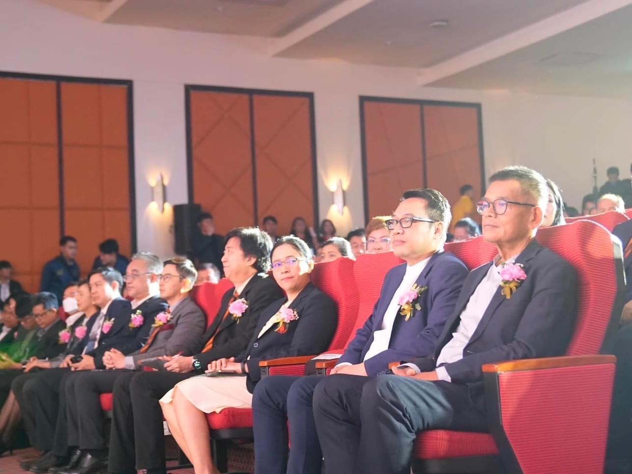 พช.ขอนแก่น : มท.1 ปาฐกถาพิเศษ “เศรษฐกิจฐานรากกับการขับเคลื่อนอีสานใหม่” ในวาระฉลองครบรอบ 60 ปี มหาวิทยาลัยขอนแก่น