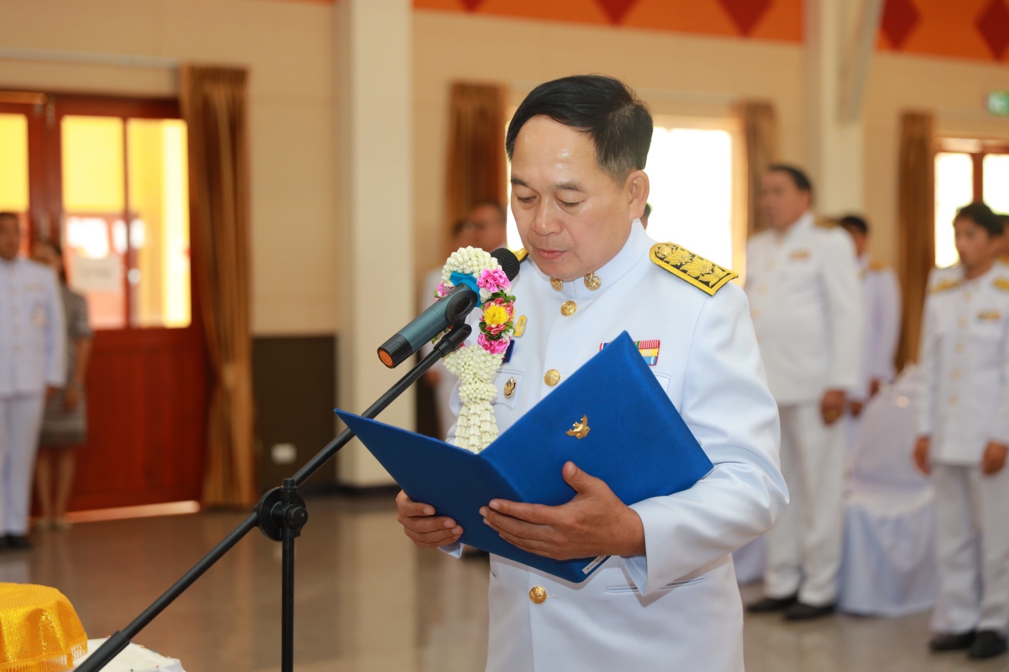 จังหวัดขอนแก่น : จัดพิธีมอบลายผ้าพระราชทาน “ผ้าลายสิริวชิภรณ์” “ผ้าลายชบาปัตตานี” และเครื่องหมายรับรองสินค้าแฟชั่นและหัตถกรรมพระราชทาน “Sustainable Fashion : แฟชั่นแห่งความยั่งยืน”