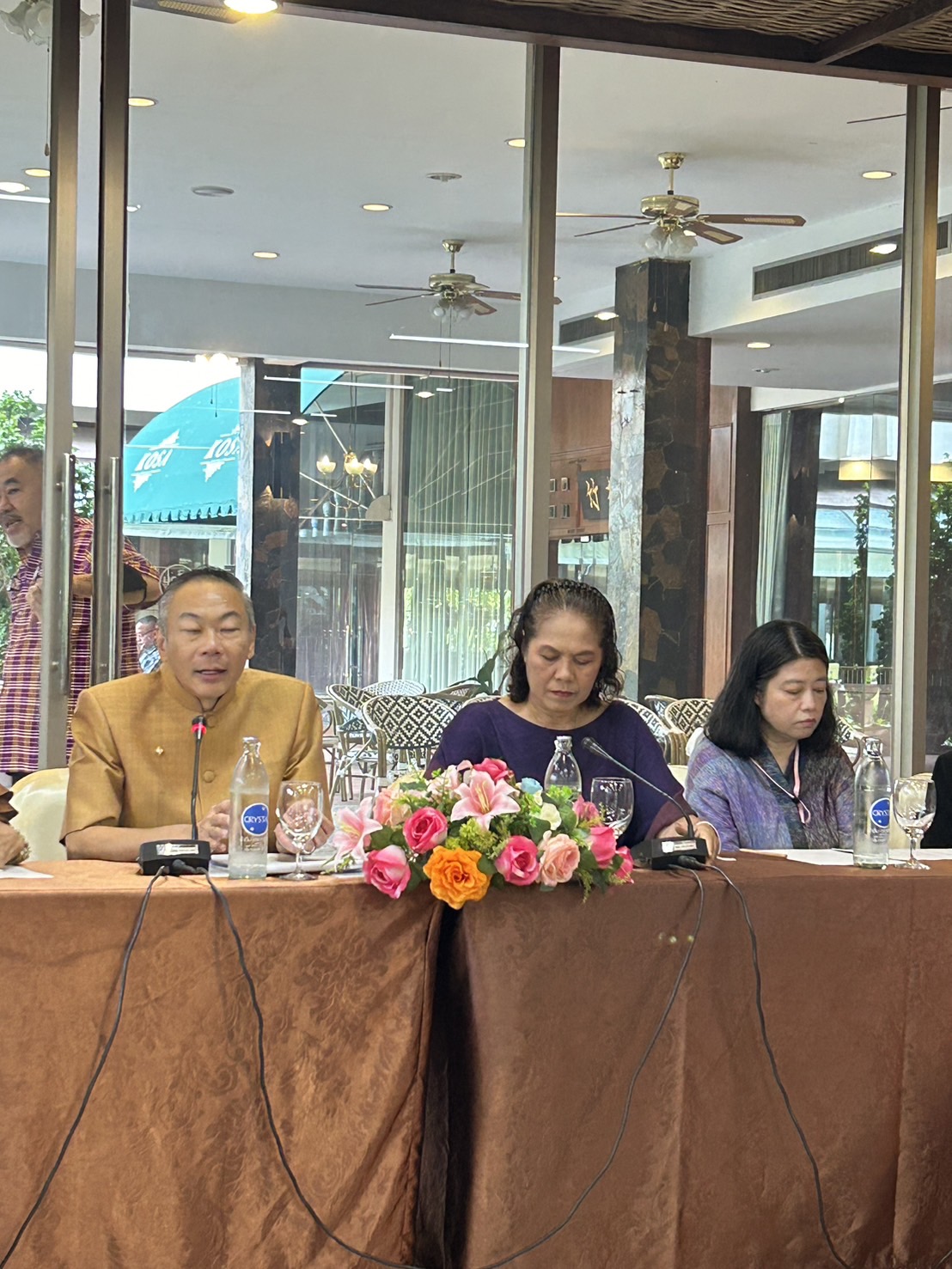 พช.ขอนแก่น : ร่วมประชุมแนวทางความร่วมมือการส่งเสริมสนับสนุนผลิตภัณฑ์ OTOP ประเภทผ้าและเครื่องแต่งกาย โดยกลไกของบริษัทประชารัฐรักสามัคคีขอนแก่น (วิสาหกิจเพื่อสังคม) จำกัด