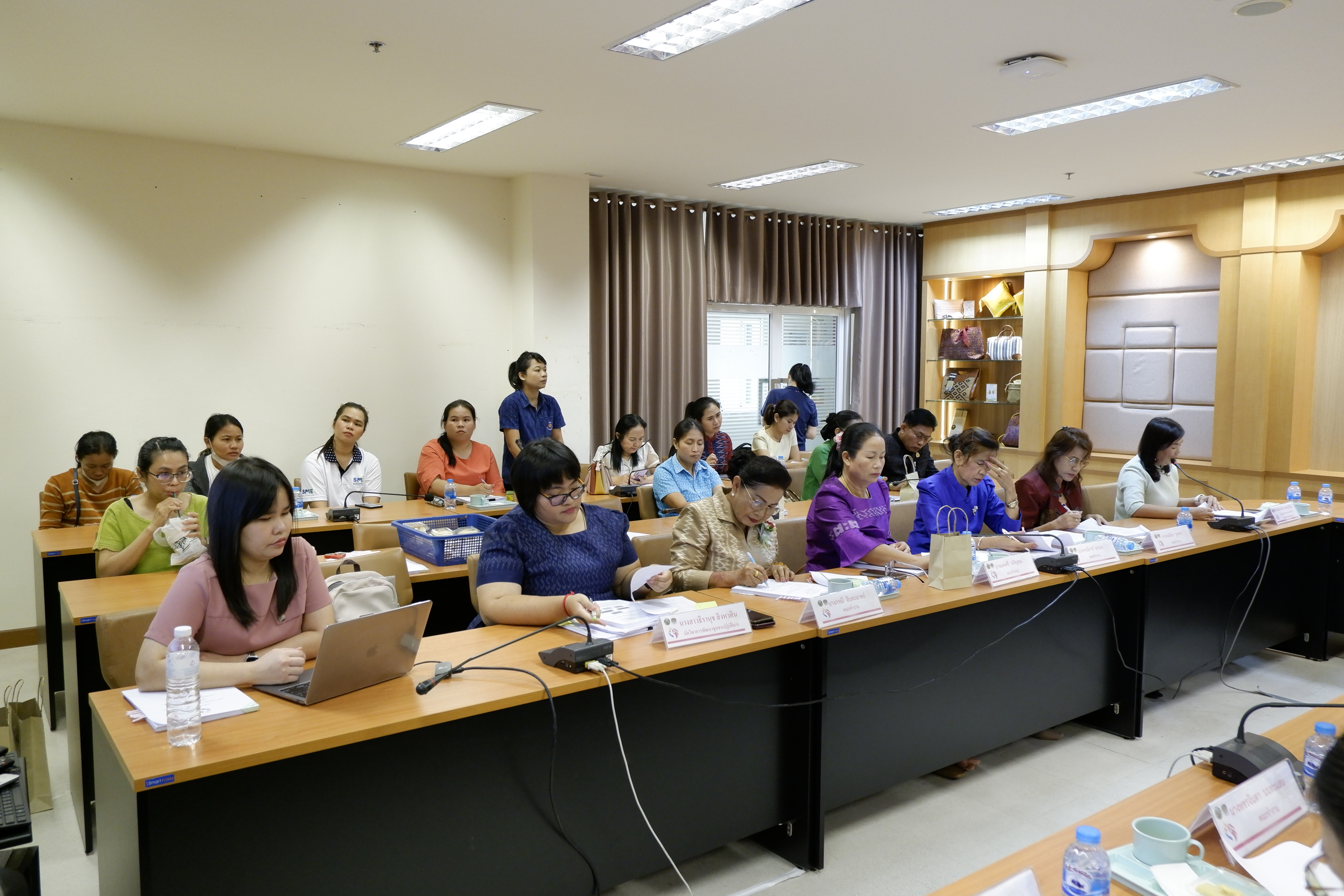 พช.ขอนแก่น : ประชุมคณะทำงานขับเคลื่อนกองทุนพัฒนาบทบาทสตรีจังหวัดขอนแก่น ครั้งที่ 4/2567