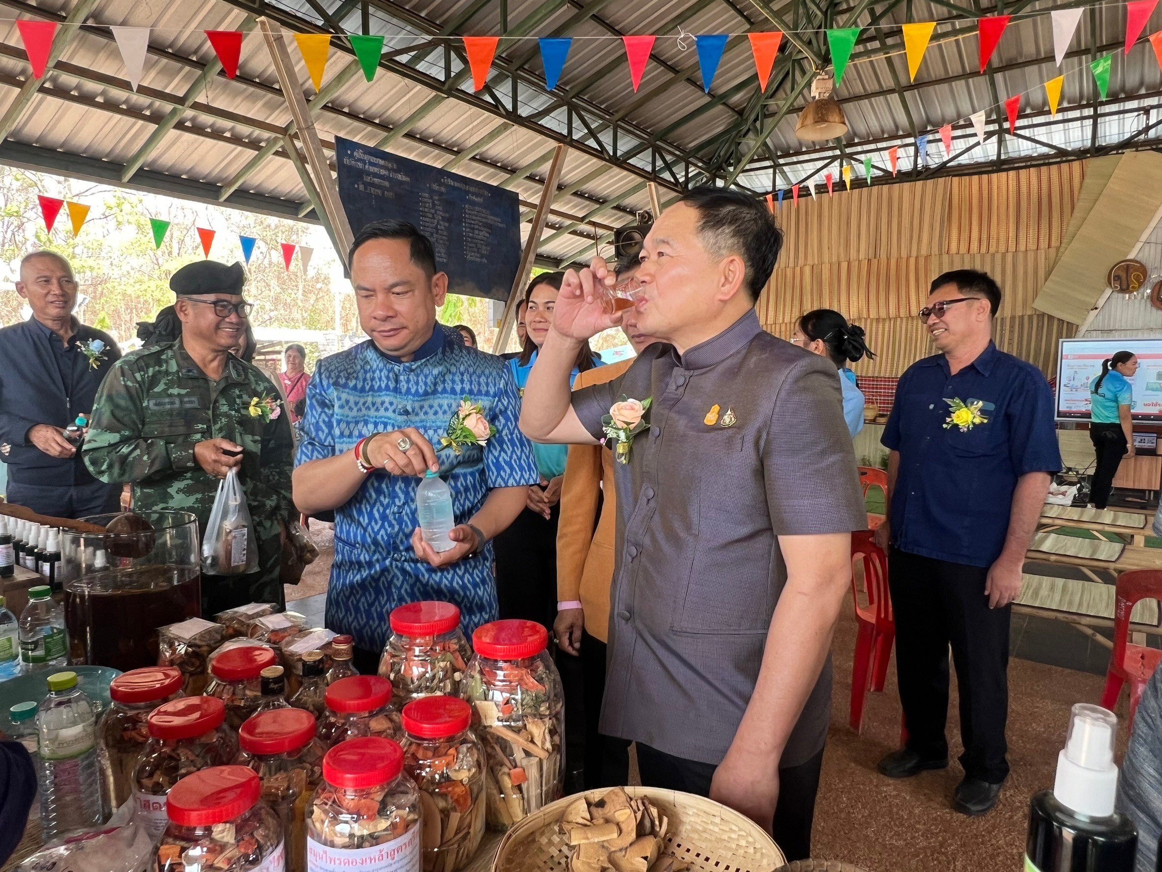 พช.ขอนแก่น : อำเภอน้ำพอง สู่ขวัญงูจงอาง บ้านโคกสง่า ตามโครงการพัฒนากระบวนการบริหารจัดการชุมชนท่องเที่ยวเชิงสร้างสรรค์ ( D-HOPE )