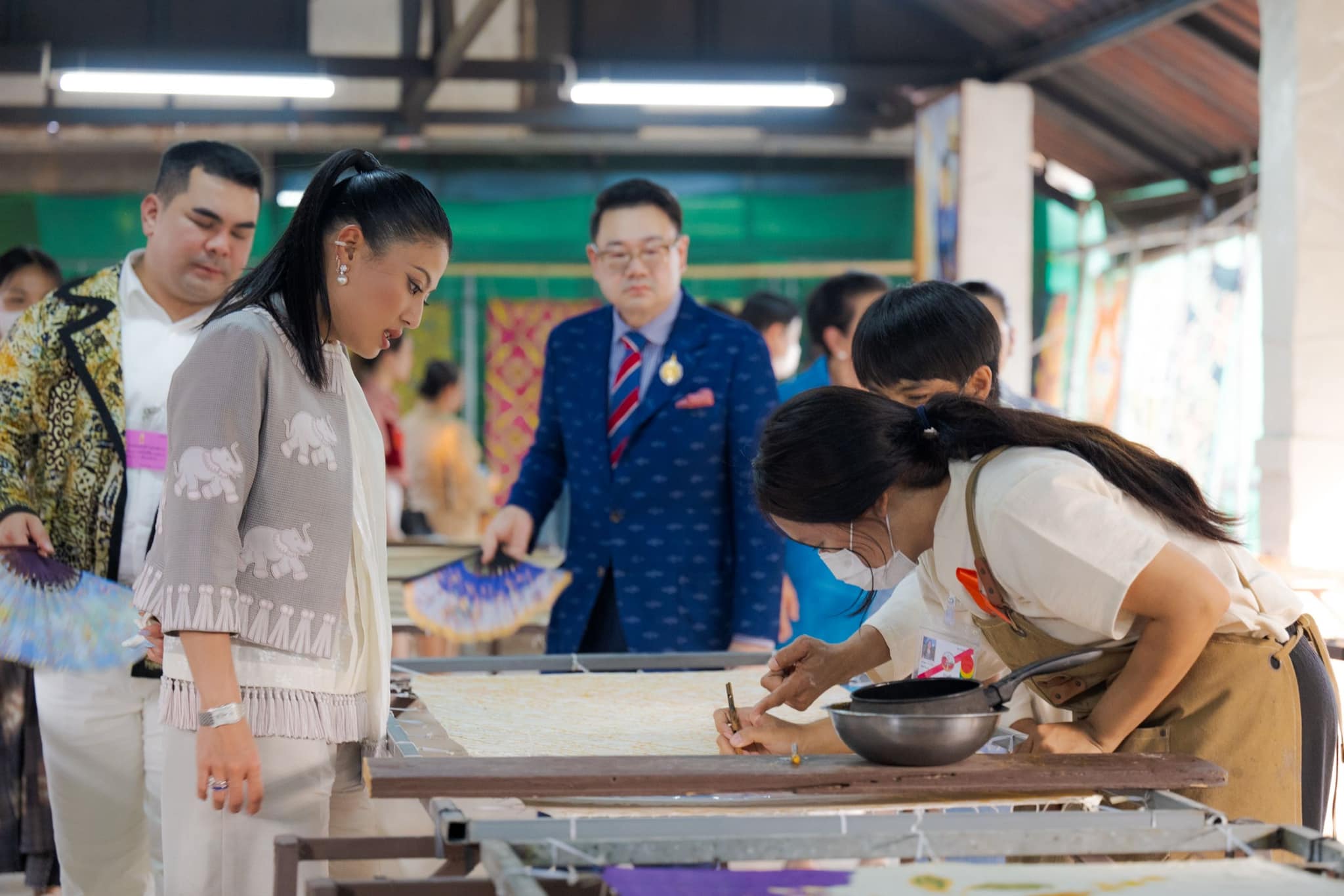 จังหวัดขอนแก่น : เฝ้าฯรับเสด็จสมเด็จพระเจ้าลูกเธอเจ้าฟ้าสิริวัณณวรี นารีรัตนราชกัญญา เนื่องในโอกาสเสด็จพระราชดำเนินทรงปฏิบัติพระราชกรณียกิจในพื้นที่จังหวัดบุรีรัมย์