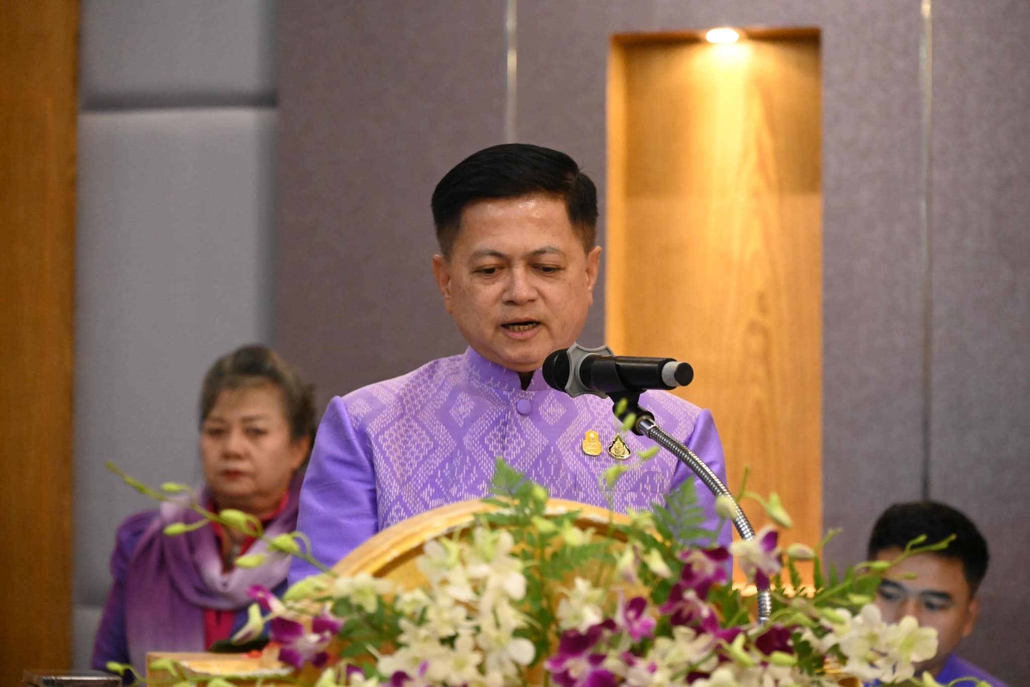 พช.ขอนแก่น : ร่วมประชุมโครงการอบรมเพิ่มประสิทธิภาพผู้นำในการเสริมสร้างบทบาทของหมู่บ้านสู่การพัฒนาประเทศอย่างยั่งยืน จังหวัดบุรีรัมย์