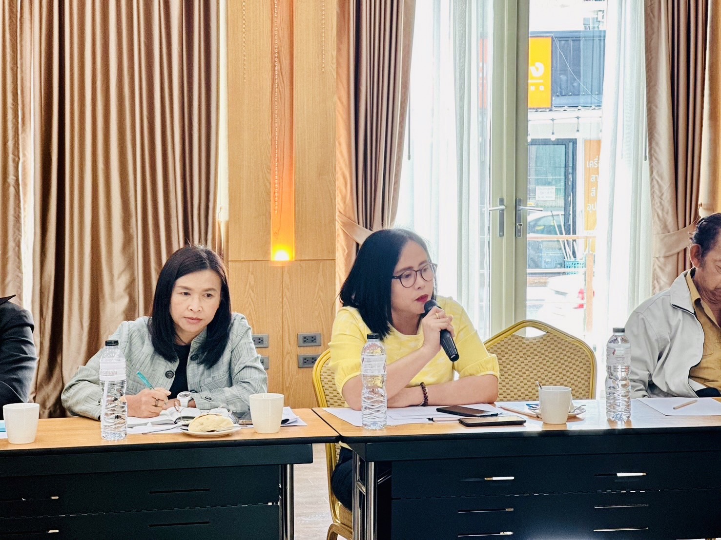 พช.ขอนแก่น : ร่วมประชุมรับฟังความคิดเห็นต่อร่างพระราชบัญญัติส่งเสริมวิสาหกิจขนาดกลางและขนาดย่อม