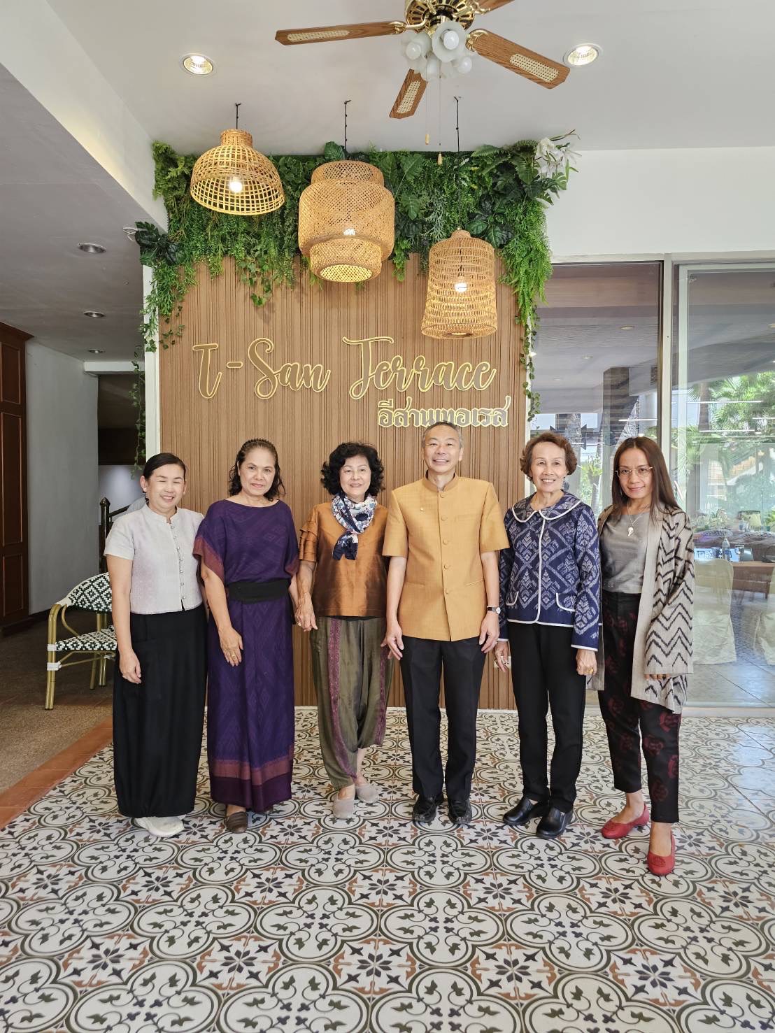 พช.ขอนแก่น : ร่วมประชุมแนวทางความร่วมมือการส่งเสริมสนับสนุนผลิตภัณฑ์ OTOP ประเภทผ้าและเครื่องแต่งกาย โดยกลไกของบริษัทประชารัฐรักสามัคคีขอนแก่น (วิสาหกิจเพื่อสังคม) จำกัด