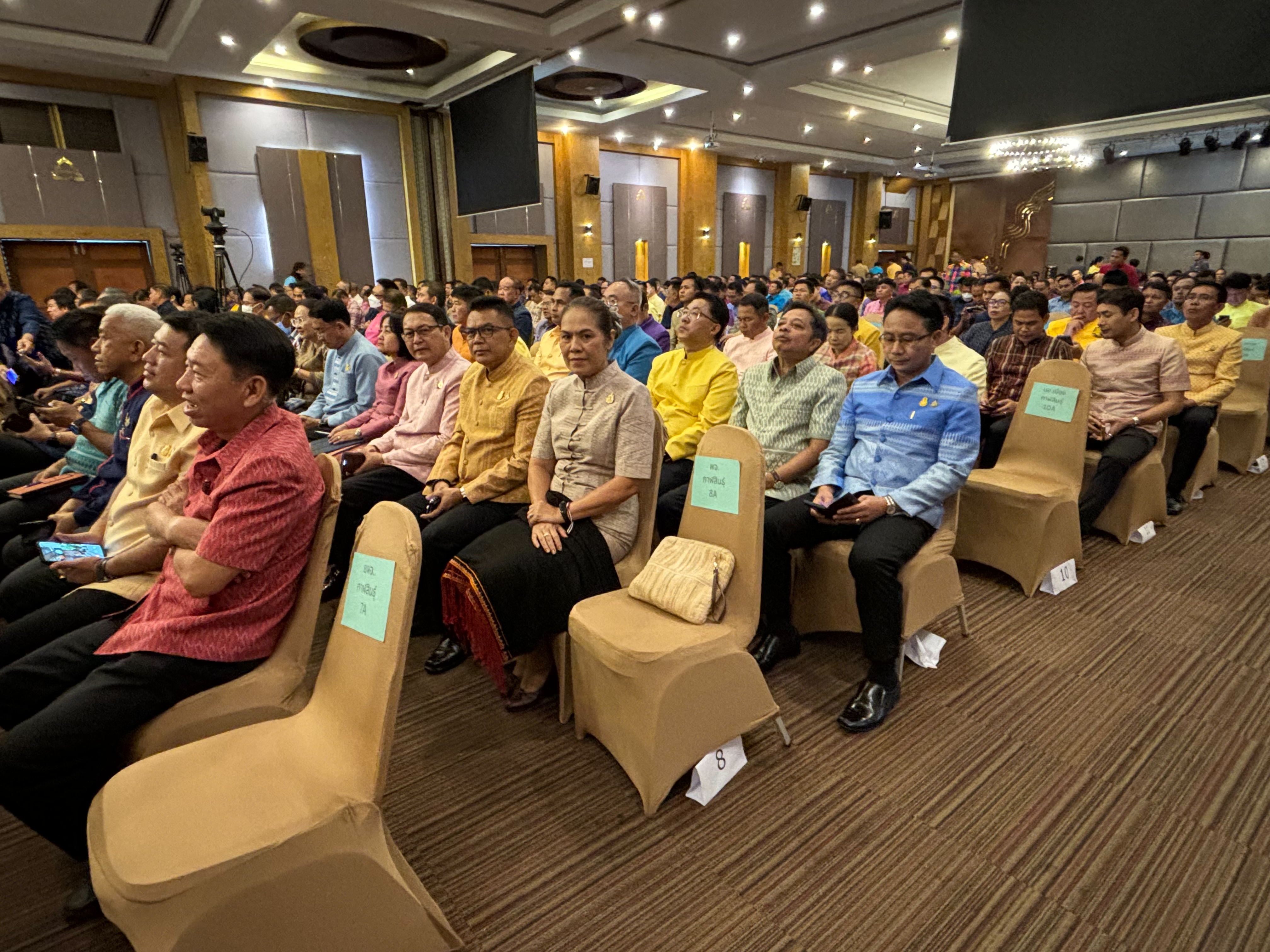 พช.ขอนแก่น : ร่วมประชุมโครงการอบรมเพิ่มประสิทธิภาพผู้นำในการเสริมสร้างบทบาทของหมู่บ้านสู่การพัฒนาประเทศอย่างยั่งยืน จังหวัดบุรีรัมย์