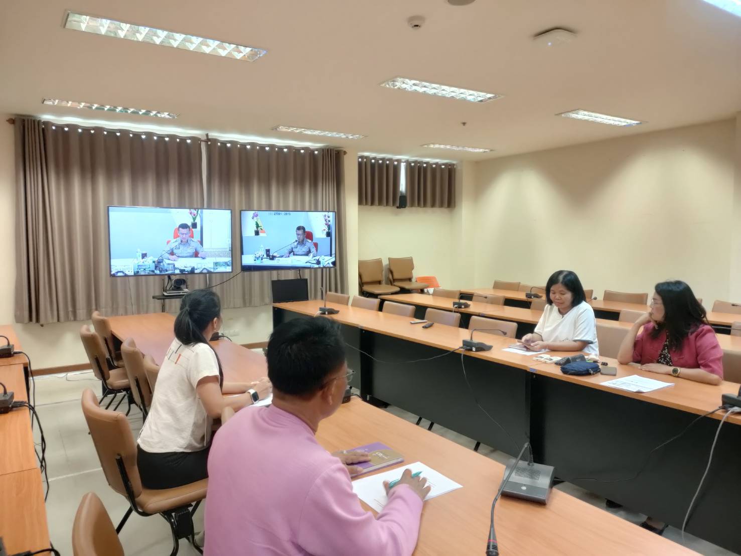 พช.ขอนแก่น : ร่วมประชุมคณะกรรมการติดตามเร่งรัดการเบิกจ่ายงบประมาณ รายจ่ายประจำปีงบประมาณ พ.ศ. 2567 ของกรมการพัฒนาชุมชน ครั้งที่1/2567 ผ่านระบบวีดีทัศน์ทางไกล (Video Conference)