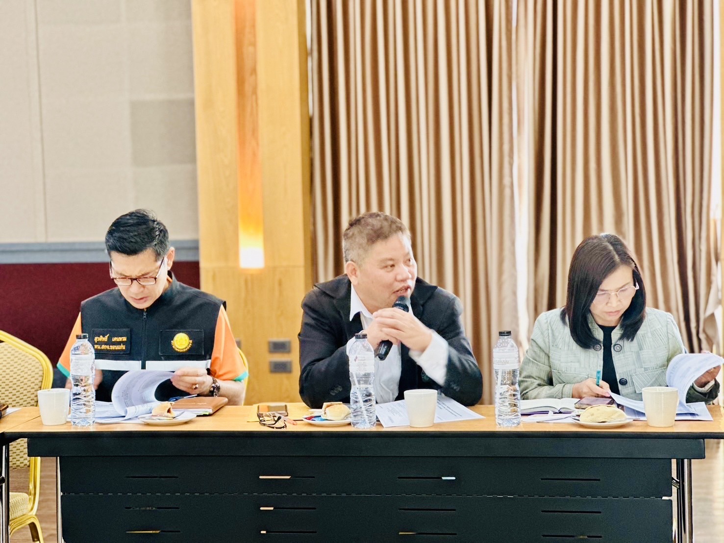 พช.ขอนแก่น : ร่วมประชุมรับฟังความคิดเห็นต่อร่างพระราชบัญญัติส่งเสริมวิสาหกิจขนาดกลางและขนาดย่อม
