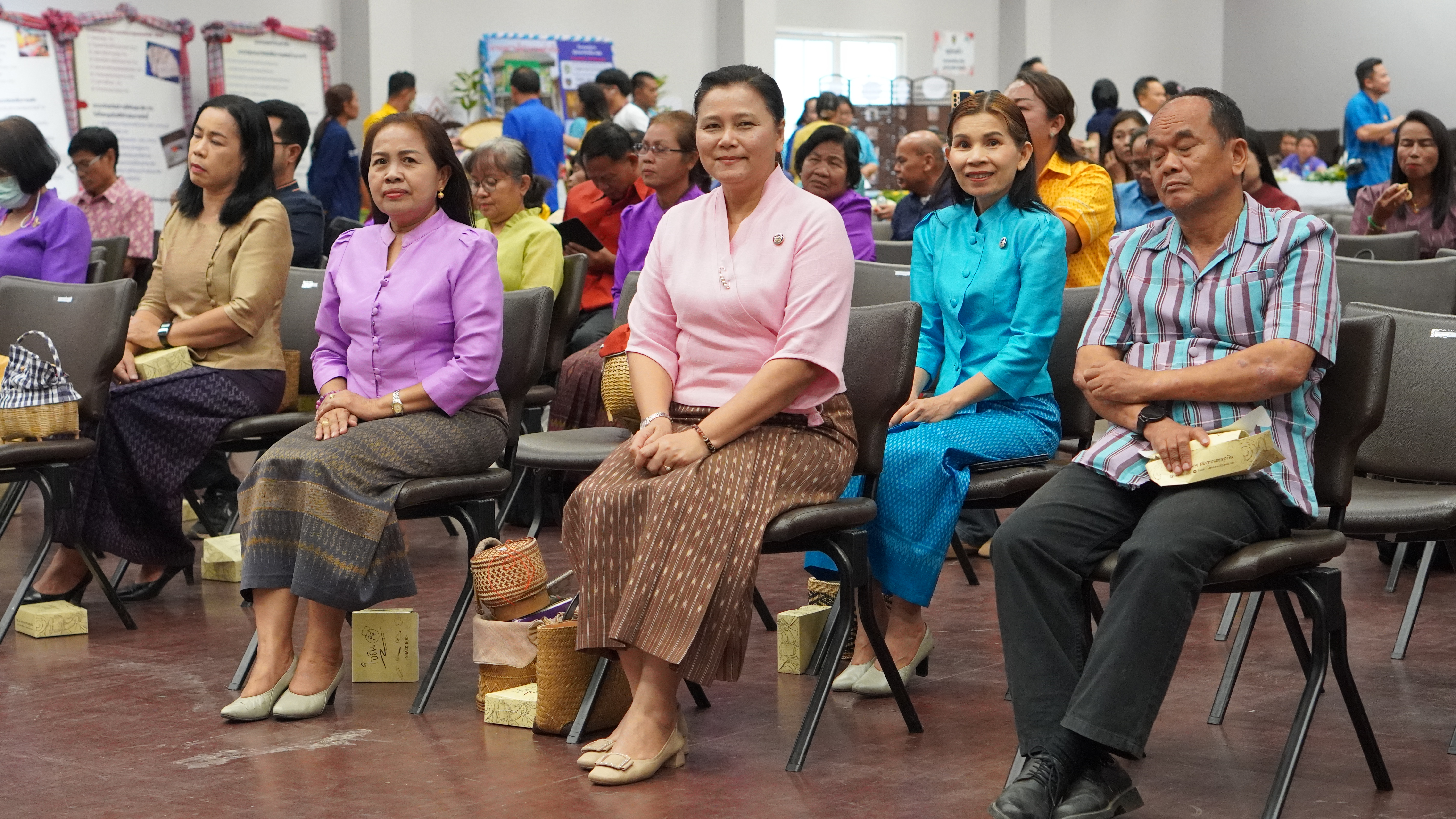 พช.ขอนแก่น : จัดมหกรรมการออม 50 ปี ทุนชุมชนขับเคลื่อนเศรษฐกิจฐานราก จังหวัดขอนแก่น ประจำปี 2567 “คนขอนแก่น รู้ออม รู้ใช้ แก้หนี้ ไม่มีจน”