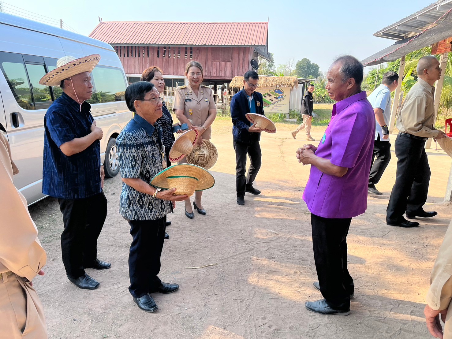 พช.ขอนแก่น : ร่วมเป็นคณะกรรมการประเมินผลงานและตัดสิน โครงการคัดเลือกหมู่บ้านเข้มแข็งตามแนวทาง แผ่นดินธรรม แผ่นดินทอง (หมู่บ้าน อยู่เย็น) ประจำปี พ.ศ.2567