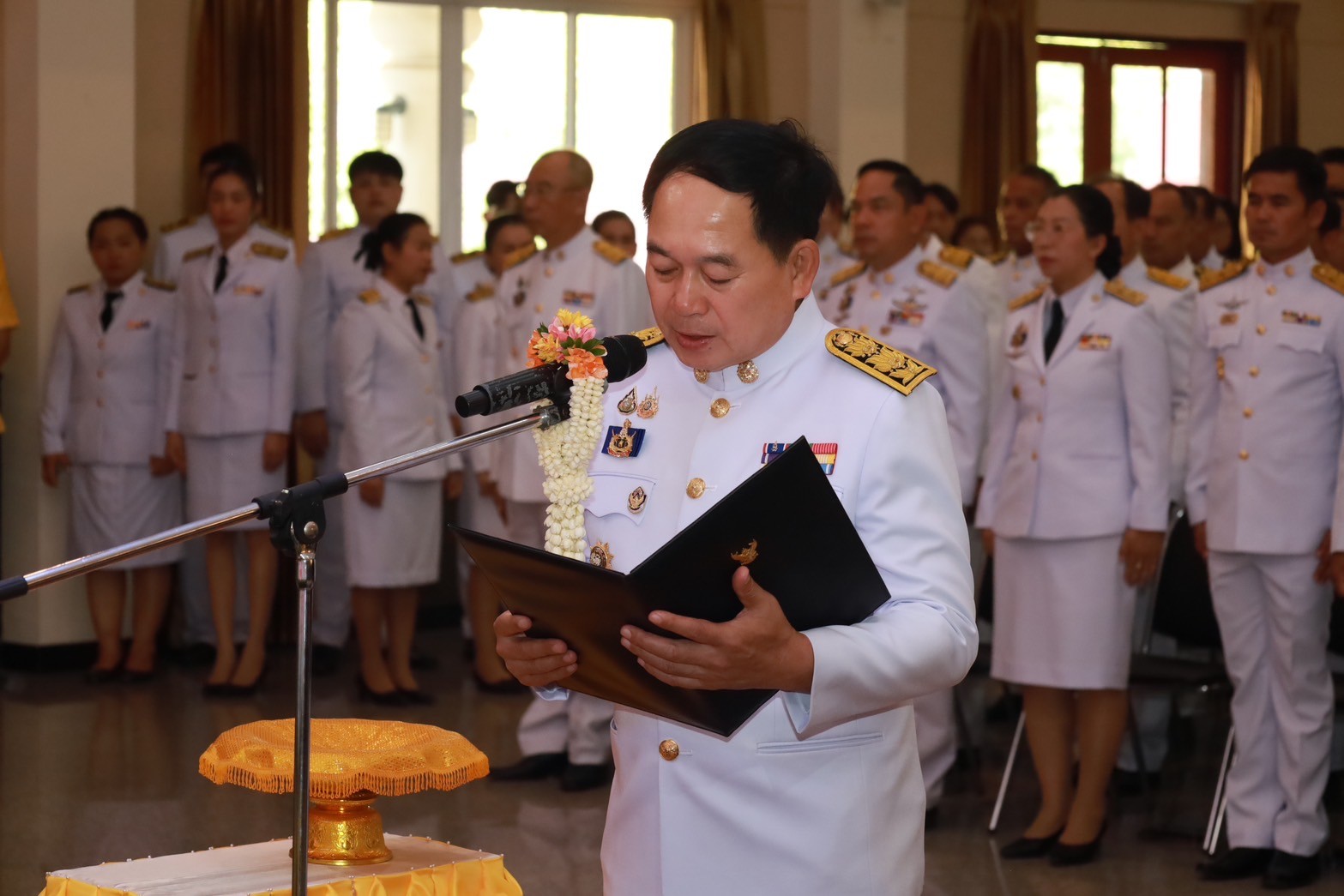 จังหวัดขอนแก่น : จัดพิธีรับพระราชทานพระบรมฉายาลักษณ์พระบาทสมเด็จพระเจ้าอยู่หัว ที่ฉายกับสมเด็จพระนางเจ้าฯ พระบรมราชินี