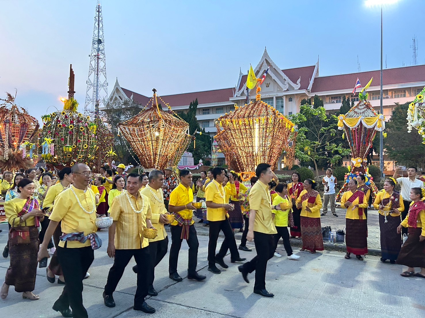 พช.ขอนแก่น : ร่วมพิธีเปิดงานสืบสานประเพณีสงกรานต์ วิถีไทบ้านขอนแก่น ประจำปี 2567