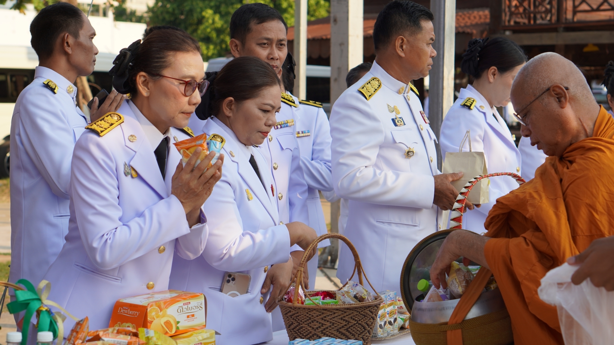 จังหวัดขอนแก่น : จัดพิธีทำบุญตักบาตรถวายพระราชกุศล สมเด็จพระเจ้าลูกยาเธอ เจ้าฟ้าทีปังกรรัศมีโชติ มหาวชิโรตตมางกูร สิริวิบูลยราชกุมาร เนื่องในวันคล้ายวันประสูติ 29 เมษายน 2567