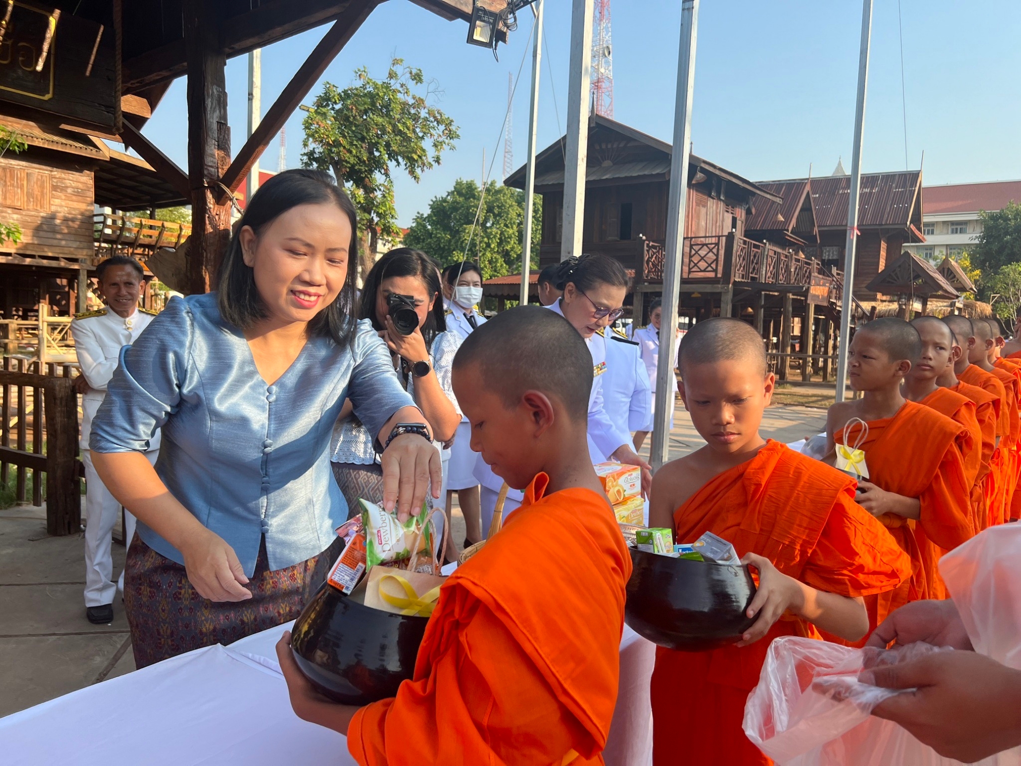 จังหวัดขอนแก่น : จัดพิธีทำบุญตักบาตรถวายพระราชกุศล สมเด็จพระเจ้าลูกยาเธอ เจ้าฟ้าทีปังกรรัศมีโชติ มหาวชิโรตตมางกูร สิริวิบูลยราชกุมาร เนื่องในวันคล้ายวันประสูติ 29 เมษายน 2567