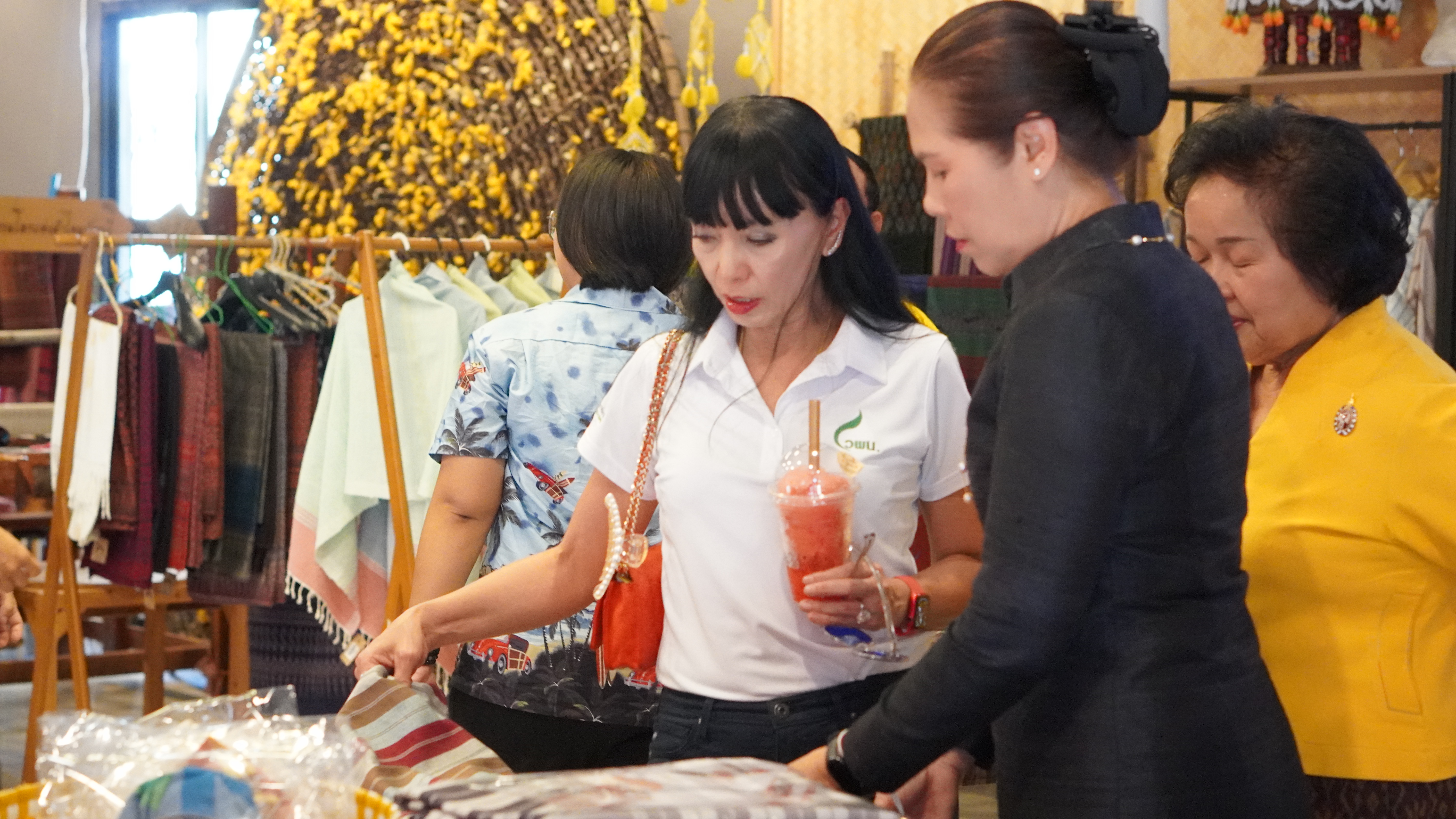 พช.ขอนแก่น : ร่วมต้อนรับคณะศึกษาดูงาน วพน.19 หลักสูตรผู้บริหารระดับสูงด้านวิทยาการพลังงาน รุ่น 19 ศูนย์เรียนรู้คำแคน แหล่งผลิตก๊าชธรรมชาติ สินภูฮ่อม จ. ขอนแก่น