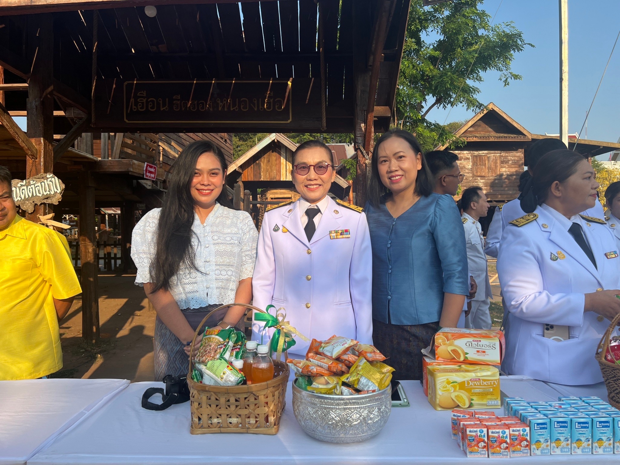จังหวัดขอนแก่น : จัดพิธีทำบุญตักบาตรถวายพระราชกุศล สมเด็จพระเจ้าลูกยาเธอ เจ้าฟ้าทีปังกรรัศมีโชติ มหาวชิโรตตมางกูร สิริวิบูลยราชกุมาร เนื่องในวันคล้ายวันประสูติ 29 เมษายน 2567