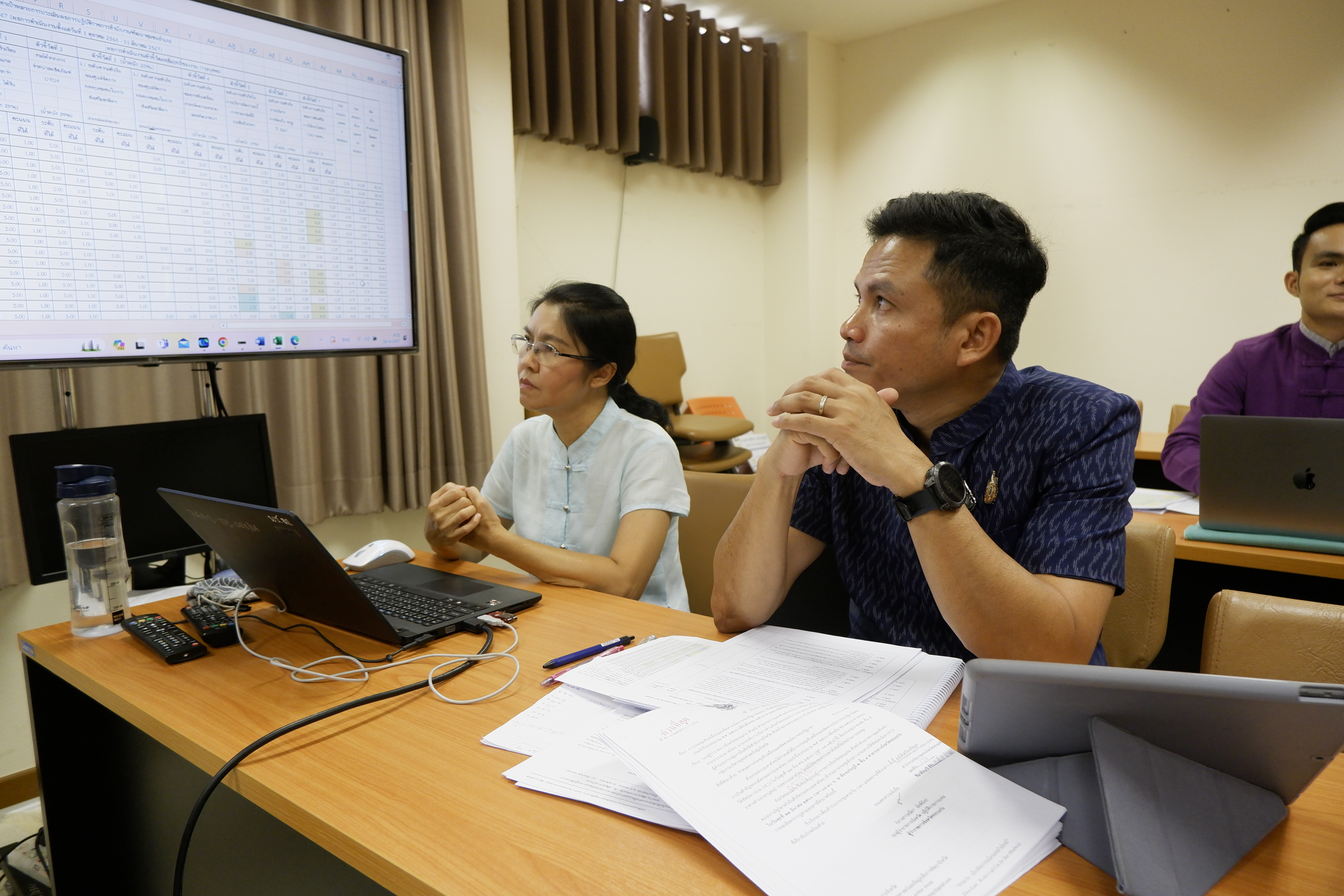 พช.ขอนแก่น : ประชุมคณะทำงานพิจารณาจัดทำข้อตกลงการปฏิบัติราชการและการประเมินผลการปฏิบัติราชการ ของข้าราชการ สังกัดสำนักงานพัฒนาชุมชนจังหวัดขอนแก่น ประจำปีงบประมาณ พ.ศ. 2567