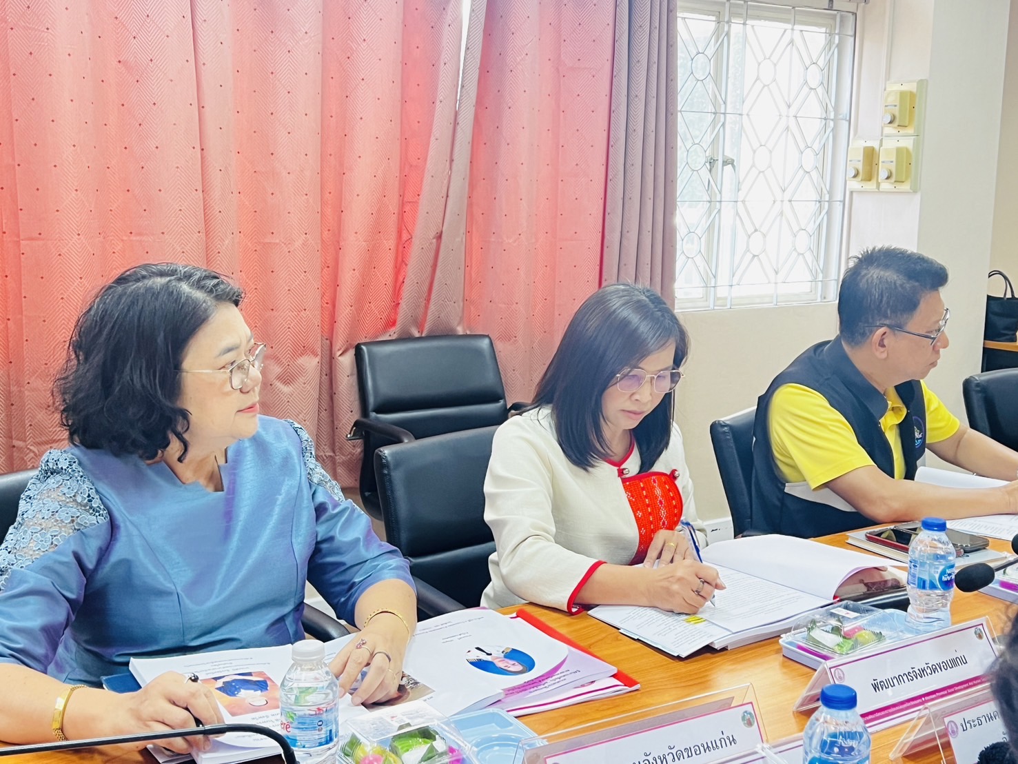 พช.ขอนแก่น : เข้าร่วมประชุมคณะกรรมการพิจารณาคัดเลือกสตรีไทยดีเด่นระดับจังหวัด ประจำปี 2567