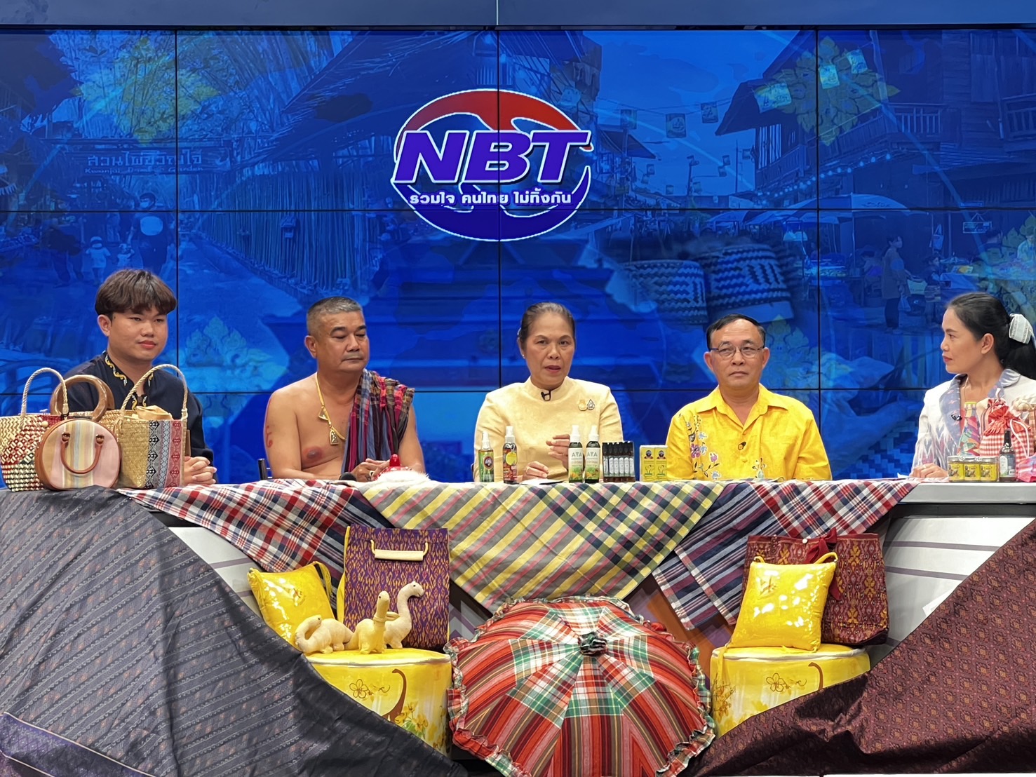 พช.ขอนแก่น : ร่วมบันทึกเทป แถลงข่าว การจัดงานมหกรรมแสดงและจำหน่ายสินค้า “ของดีชายแดนใต้ OTOP ทั่วไทย รวมใจสู่เมืองหมอแคน” ประจำปี 2567 ณ สถานีวิทยุกระจายเสียงแห่งประเทศไทย (NBT) จังหวัดขอนแก่น