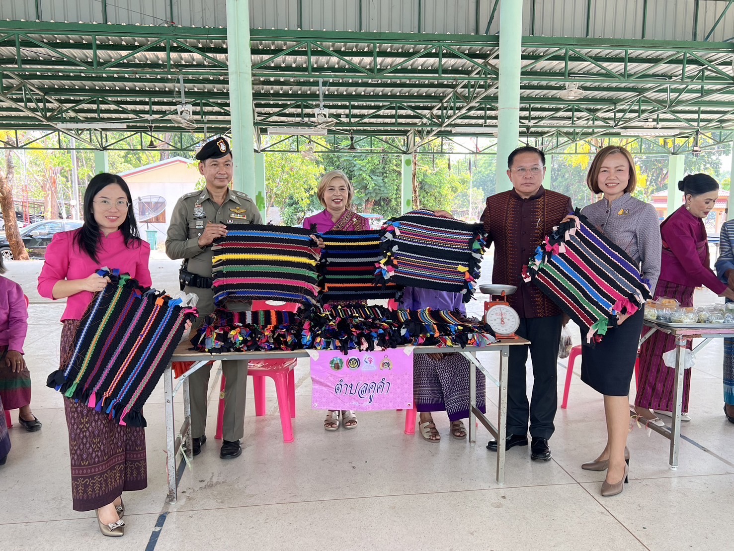 พช.ขอนแก่น : เข้าร่วมกิจกรรม เนื่องในวันสตรีสากล “รวมพลังสตรี สร้างสรรค์ สร้างงาน สร้างรายได้อย่างยั่งยืน” ประจำปี 2567