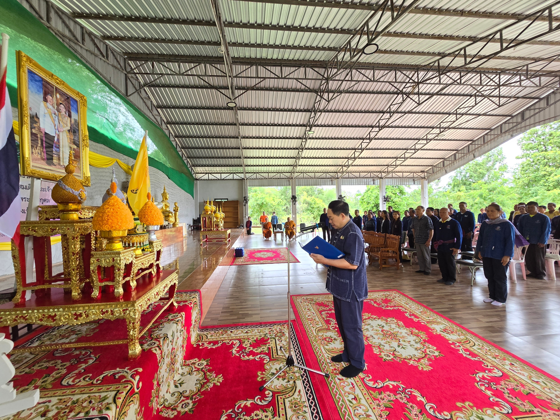 จังหวัดขอนแก่น : ดำเนินโครงการขยายผลการพัฒนาพื้นที่ต้นแบบ การพัฒนาคุณภาพชีวิตตามหลักทฤษฎีใหม่ ประยุกต์สู่ “โคก หนอง นา” เฉลิมพระเกียรติพระบาทสมเด็จพระเจ้าอยู่หัว กิจกรรม “เอามื้อสามัคคี ทำความดี ถวายเป็นพระราชกุศล” เนื่องในโอกาสวันเฉลิมพระชนมพรรษาสมเด็จพระนางเจ้าฯ พระบรมราชินี ณ ศูนย์เรียนรู้ “โคก หนอง นา” พุทธอารยเกษตร มจร.ขอนแก่น