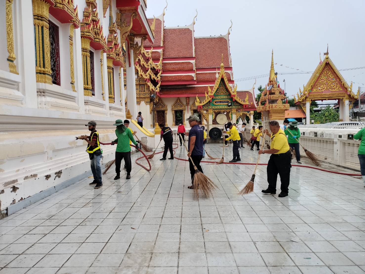 จังหวัดขอนแก่น : เปิดกิจกรรม Big Cleaning Day โครงการวัด ประชา รัฐ สร้างสุข ณ วัดศรีนวล อำเภอเมือง จ.ขอนแก่น ถวายเป็นพระราชกุศลเนื่องในโอกาสวันเฉลิมพระชนมพรรษาของพระบาทสมเด็จพระเจ้าอยู่หัว และพระบรมวงศานุวงศ์ ประจำปี พ.ศ. 2567
