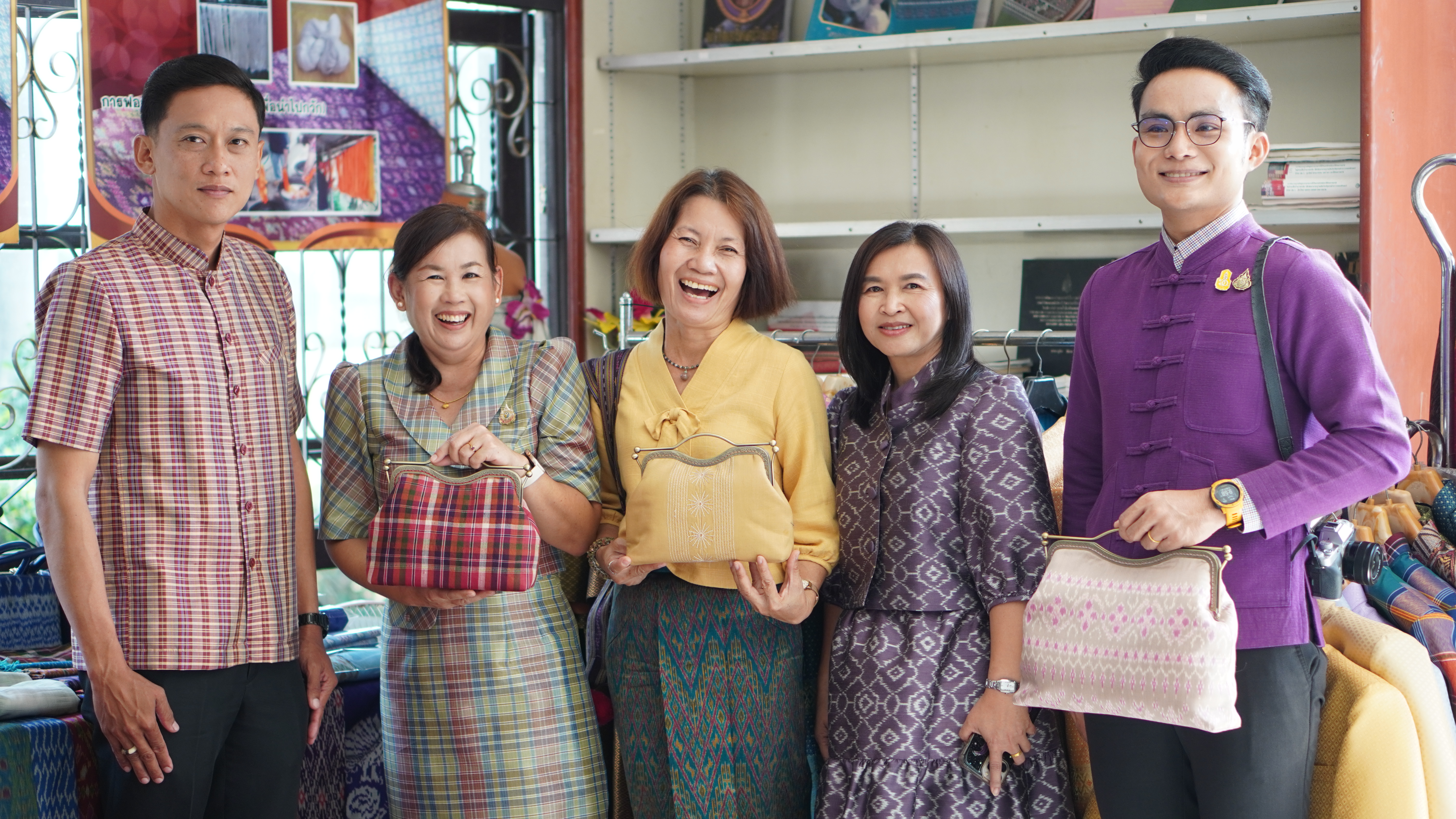 พช.ขอนแก่น : ให้การต้อนรับคณะเอกอัครราชทูตไทยประจำกรุงมอสโกและคณะผู้ประกอบธุรกิจด้านอาหาร เครื่องดื่ม และการท่องเที่ยวจากสหพันธรัฐรัสเซีย ณ ศาลาไหมไทย วิทยาลัยการอาชีพขอนแก่น อำเภอชนบท จังหวัดขอนแก่น