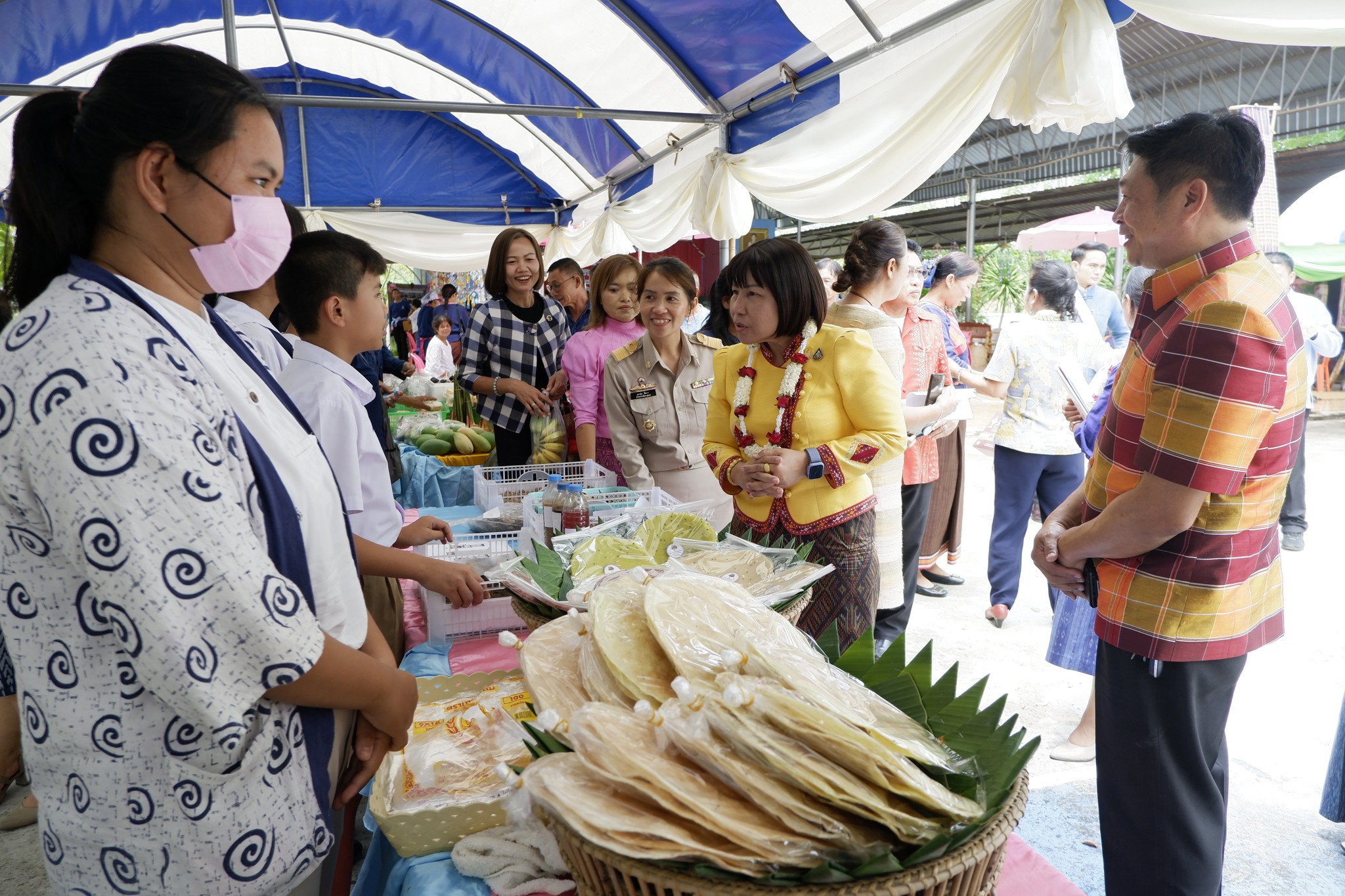 พช.ขอนแก่น : ผู้ตรวจราชการกรม กรมการพัฒนาชุมชน (นางนวลจันทร์ ศรีมงคล) เป็นประธานคัดเลือกข้าราชการ ลูกจ้างประจำ และพนักงานราชการดีเด่น ปี 2567 ประเภท พัฒนากรขวัญใจ ระดับเขตตรวจราชการ จังหวัดขอนแก่น