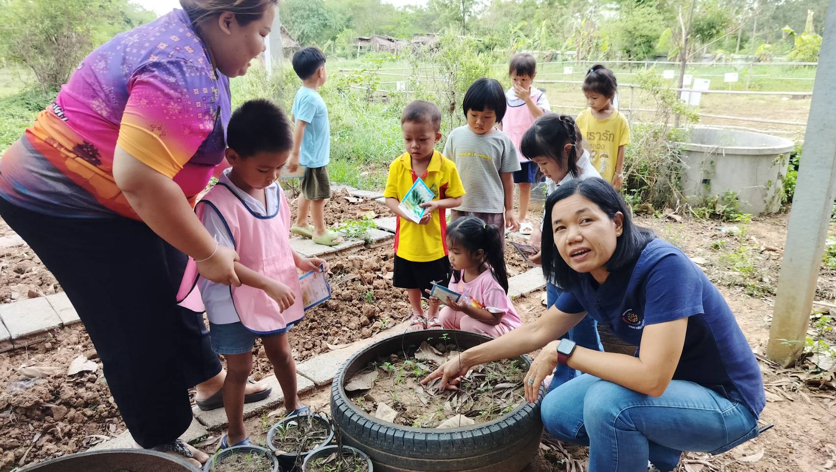 ผู้ว่าฯ ขอนแก่น สนองนโยบายกระทรวงมหาดไทย ขับเคลื่อนการขยายผลสร้างความมั่นคงในศูนย์พัฒนาเด็กเล็ก “จัดกิจกรรมเสริมทักษะชีวิตวิถีใหม่ เยาวชนไทยสร้างอาหารเป็น” ในพื้นที่อำเภอหนองนาคำ จังหวัดขอนแก่น