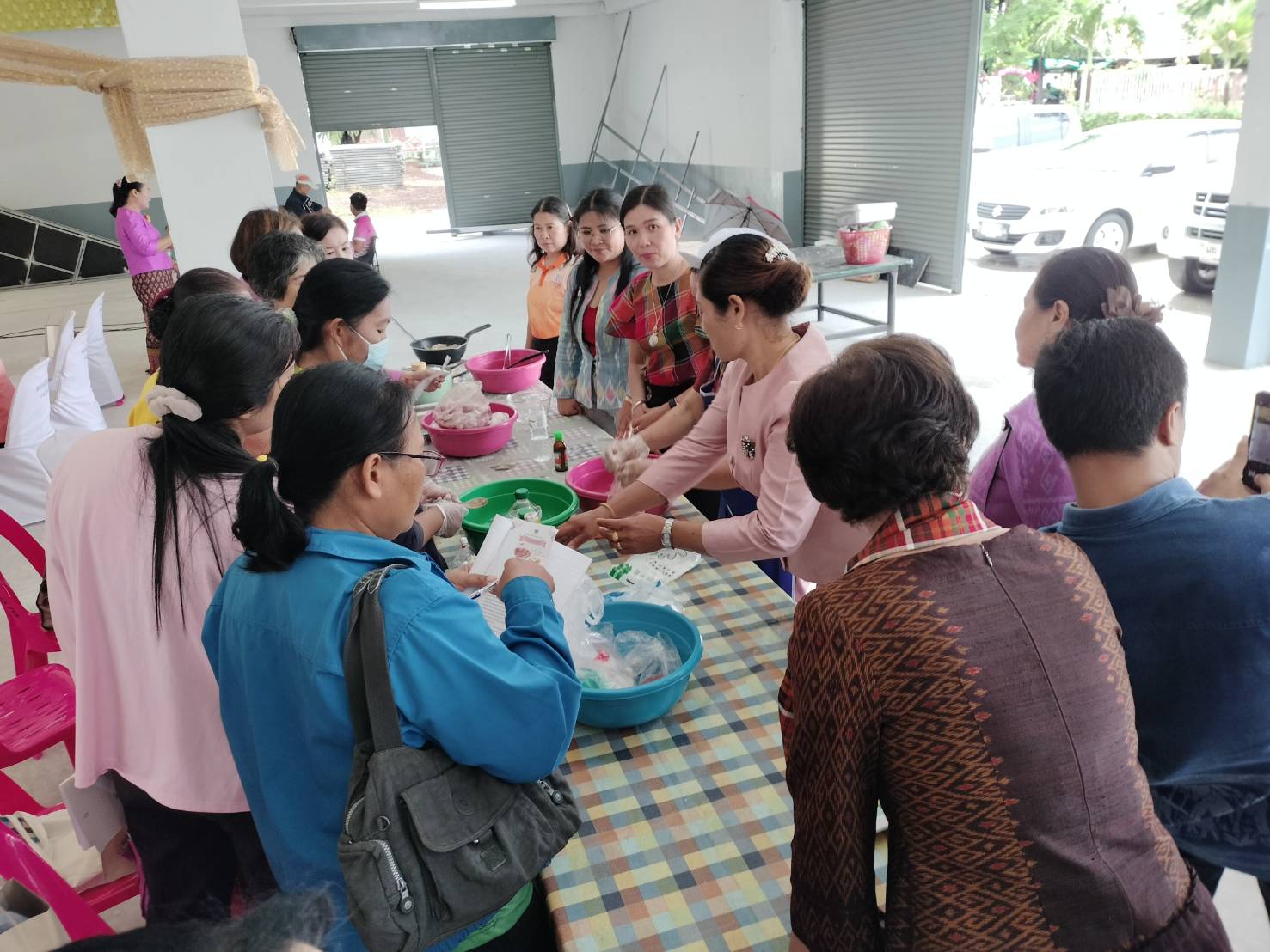 พช.ขอนแก่น : ร่วมกิจกรรม โครงการคลินิกอาชีพสตรี “ปลดหนี้ แก้จน” ครั้งที่ 4 อำเภอพล