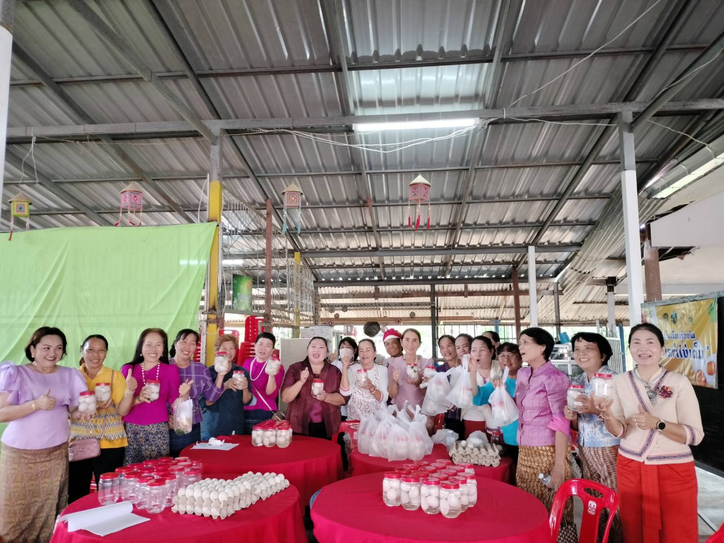 พช.ขอนแก่น : ร่วมกิจกรรม โครงการคลินิกอาชีพสตรี “ปลดหนี้ แก้จน” ครั้งที่ 2 อำเภอภูผาม่าน