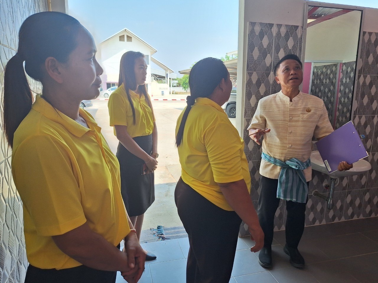 พช.ขอนแก่น : ร่วมประเมินโครงการหน้าบ้านสวย หลังบ้านสวน ประจำปีงบประมาณ 2567