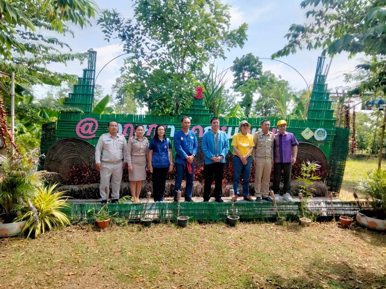 พช.ขอนแก่น : ร่วมกิจกรรมตรวจนิเทศโครงการอำเภออารยเกษตรเพื่อเฉลิมพระเกียรติพระบาทสมเด็จพระเจ้าอยู่หัว เนื่องในโอกาสมหามงคลเฉลิมพระชนมพรรษา 6 รอบ 28 กรกฎาคม 2567 ของ ผศ.พิเชฐ โสวิทยสกุล ที่ปรึกษาปลัดกระทรวงมหาดไทยและคณะ