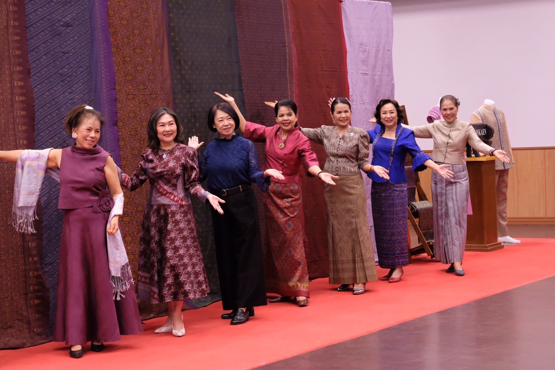 จังหวัดขอนแก่น : ประกวดสุดยอดผ้าประจำจังหวัด ประจำปี 2567