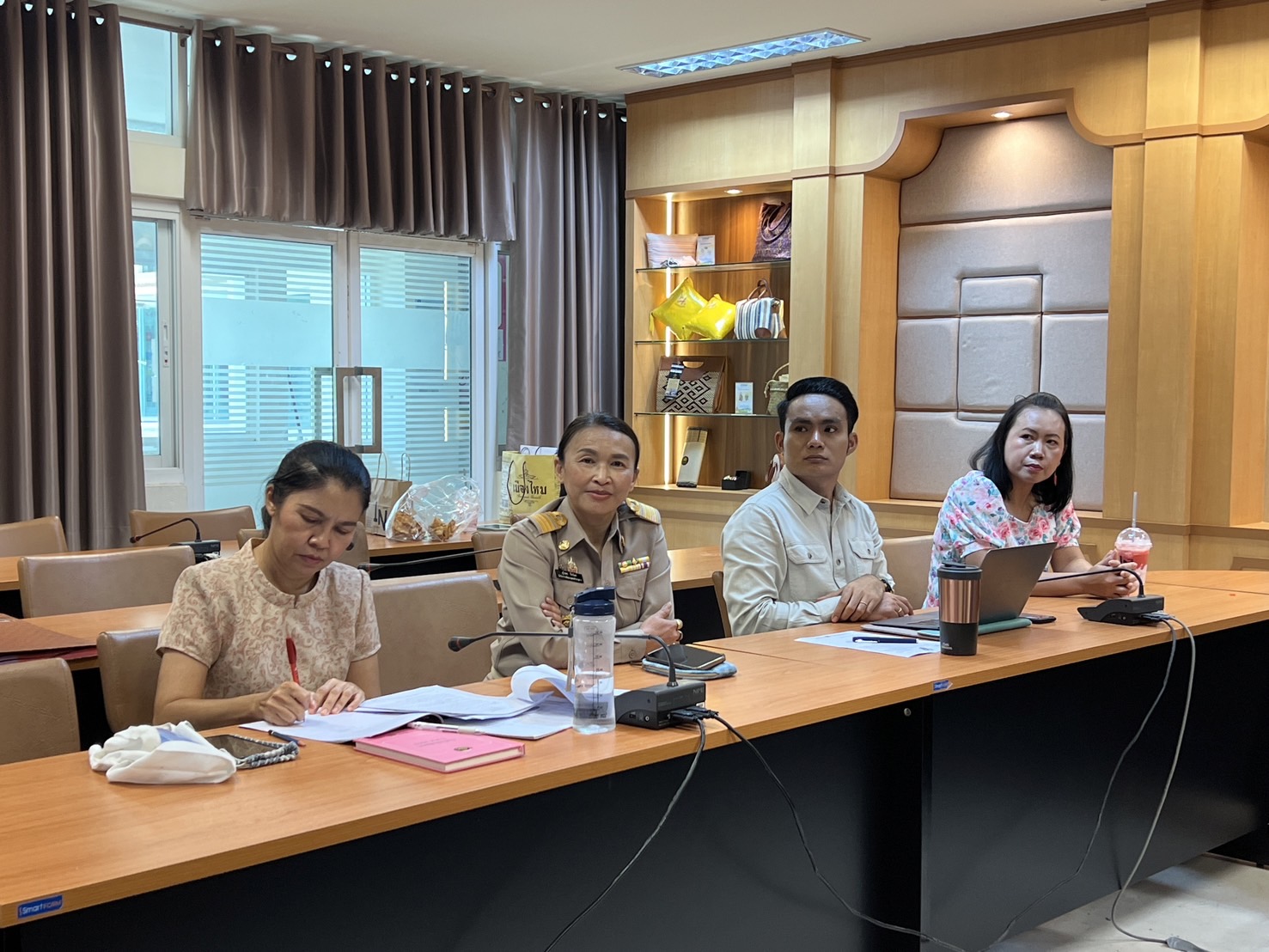 พช.ขอนแก่น : ร่วมประชุมชี้แจงให้ความรู้ในการจัดทำเอกสารผลงานวิซาการเพื่อแต่งตั้งให้ดำรงตำแหน่งประเกทวิชาการ ระดับชำนาญการและระดับชำนาญการพิเศษ ผ่านระบบ Video conference
