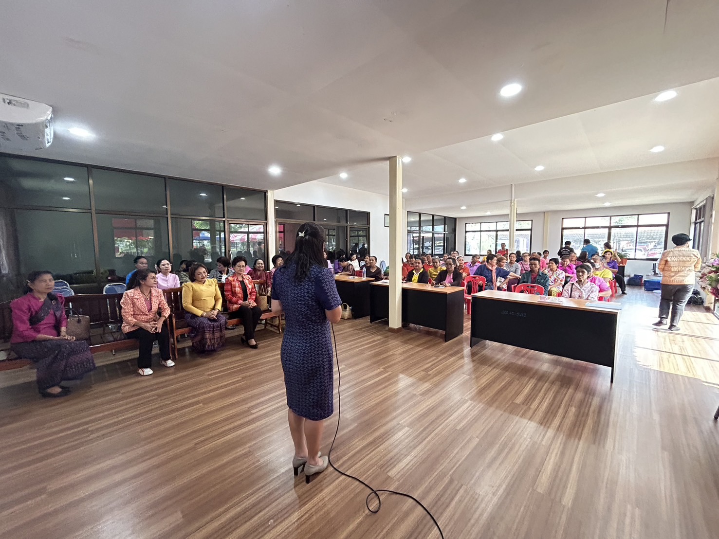 พช.ขอนแก่น : สตรีขอนแก่นเดินหน้า โครงการคลินิกอาชีพสตรี “ปลดหนี้ แก้จน” รุ่นที่1 อำเภอน้ำพอง
