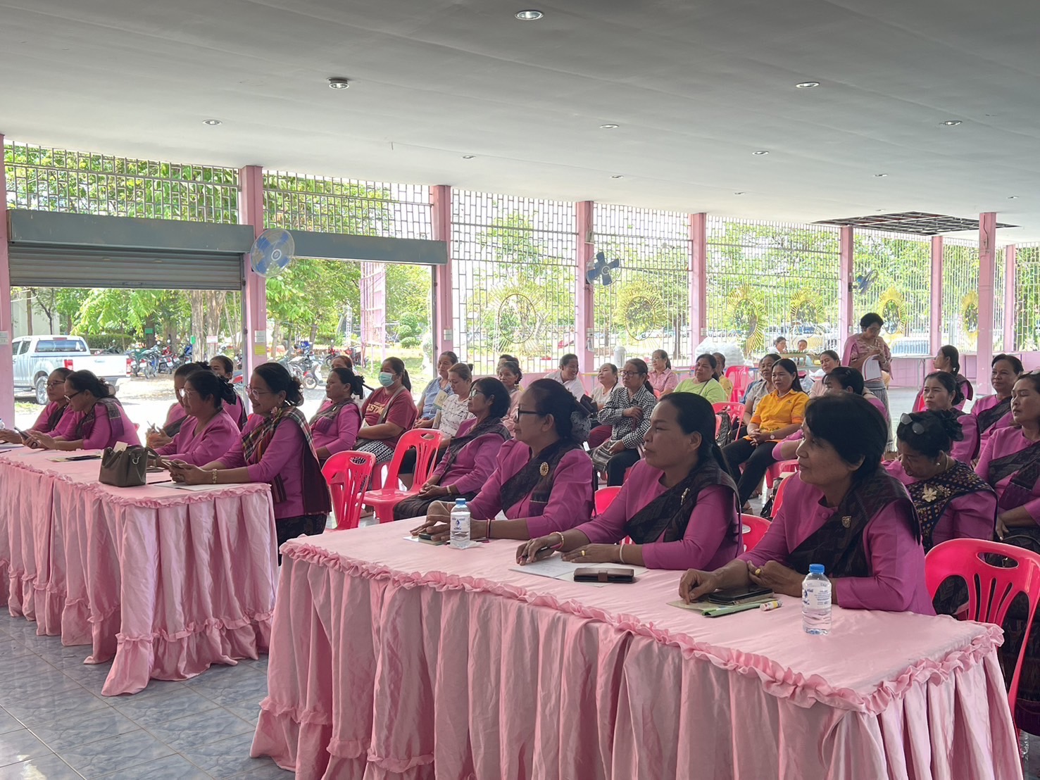 พช.ขอนแก่น : ลงพื้นที่ติดตามและสนับสนุนการดำเนินงาน การบริหารจัดการหนี้ค้างชำระกองทุนพัฒนาบทบาทสตรี