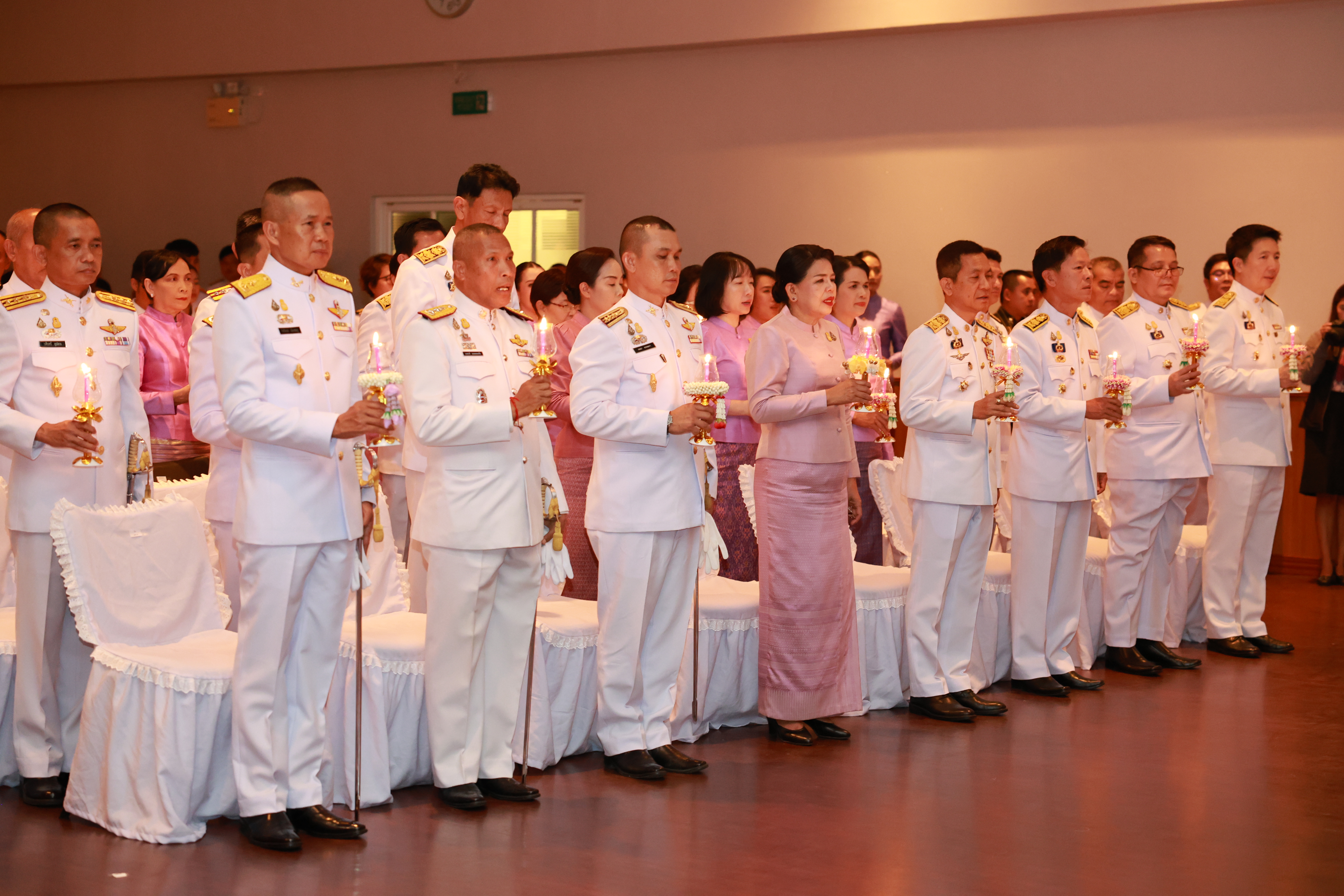 จังหวัดขอนแก่น : จัดพิธีถวายเครื่องราชสักการะและวางพานพุ่ม ถวายพระพรชัยมงคล เนื่องในวันเฉลิมพระชนมพรรษา สมเด็จพระนางเจ้าฯ พระบรมราชินี