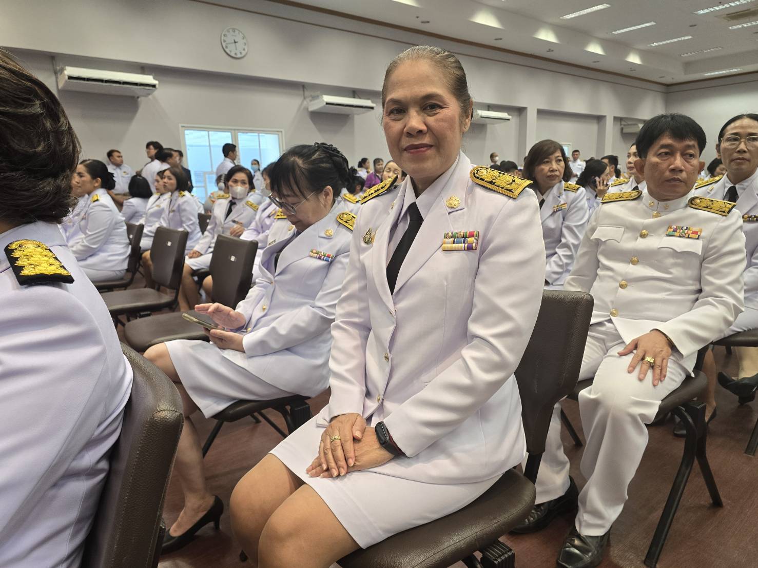 จังหวัดขอนแก่น : จัดพิธีถวายเครื่องราชสักการะและวางพานพุ่ม ถวายพระพรชัยมงคล เนื่องในวันเฉลิมพระชนมพรรษา สมเด็จพระนางเจ้าฯ พระบรมราชินี