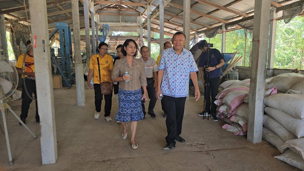 พช.ขอนแก่น : กรมการพัฒนาชุมชน ลงพื้นที่สนับสนุนการดำเนินงานโครงการการสนับสนุนการดำเนินงานสารสนเทศตำบลต้นแบบ เพื่อพัฒนาคุณภาพชีวิต ประจำปีงบประมาณ พ.ศ. 2567 ณ ตำบลโนนธาตุ อำเภอหนองสองห้อง จังหวัดขอนแก่น