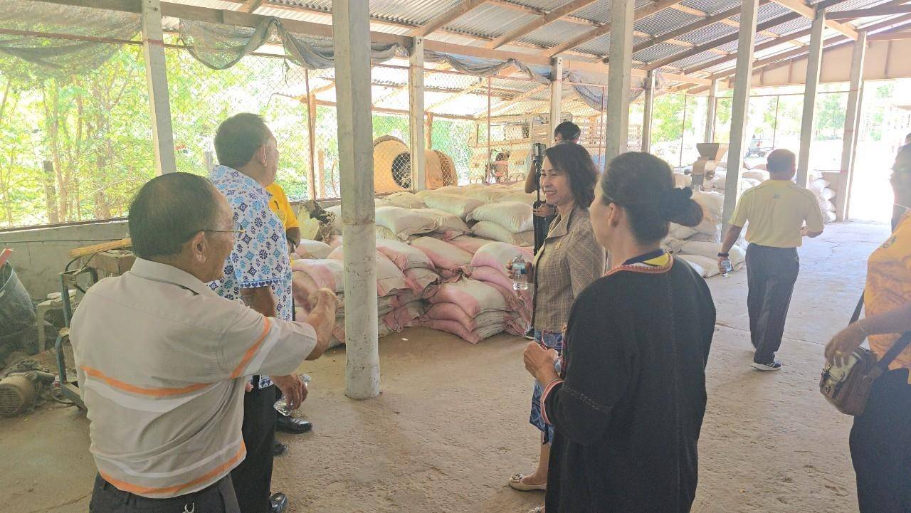 พช.ขอนแก่น : กรมการพัฒนาชุมชน ลงพื้นที่สนับสนุนการดำเนินงานโครงการการสนับสนุนการดำเนินงานสารสนเทศตำบลต้นแบบ เพื่อพัฒนาคุณภาพชีวิต ประจำปีงบประมาณ พ.ศ. 2567 ณ ตำบลโนนธาตุ อำเภอหนองสองห้อง จังหวัดขอนแก่น