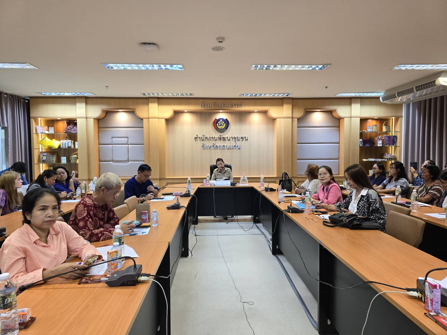 พช.ขอนแก่น : ประชุมเตรียมความพร้อมผู้ประกอบการ OTOP ขอนแก่น เข้าร่มงาน OTOP Midyear 2024 ระหว่างวันที่ 8-16 มิถุนายน 2567